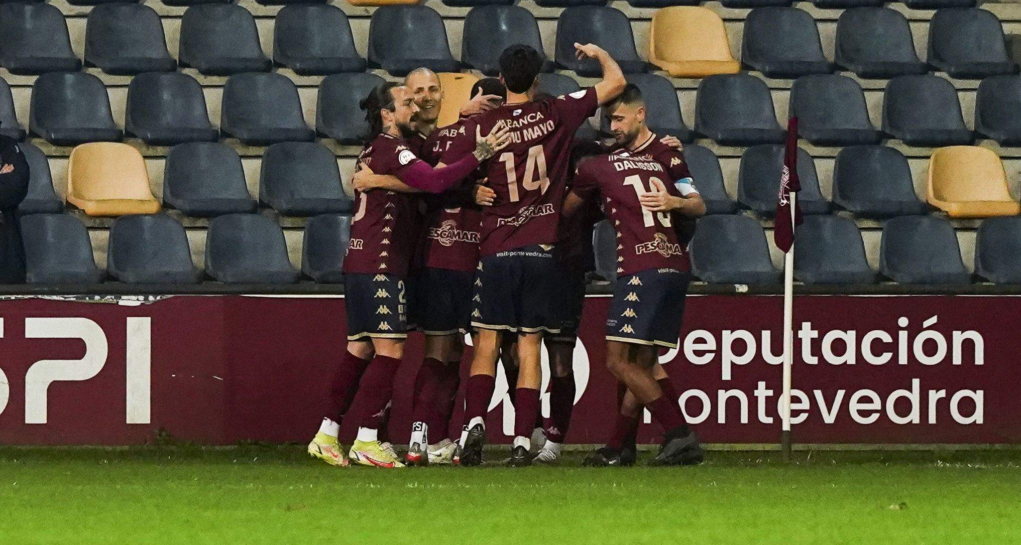 Partido entre Pontevedra CF e Salamanca CF UDS en Pasarón Partido entre Pontevedra CF e Salamanca CF UDS en Pasarón