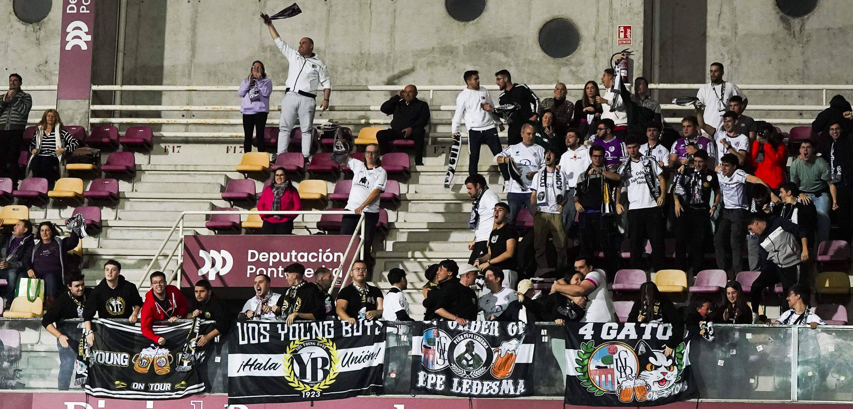 Partido entre Pontevedra CF e Salamanca CF UDS en Pasarón Partido entre Pontevedra CF e Salamanca CF UDS en Pasarón