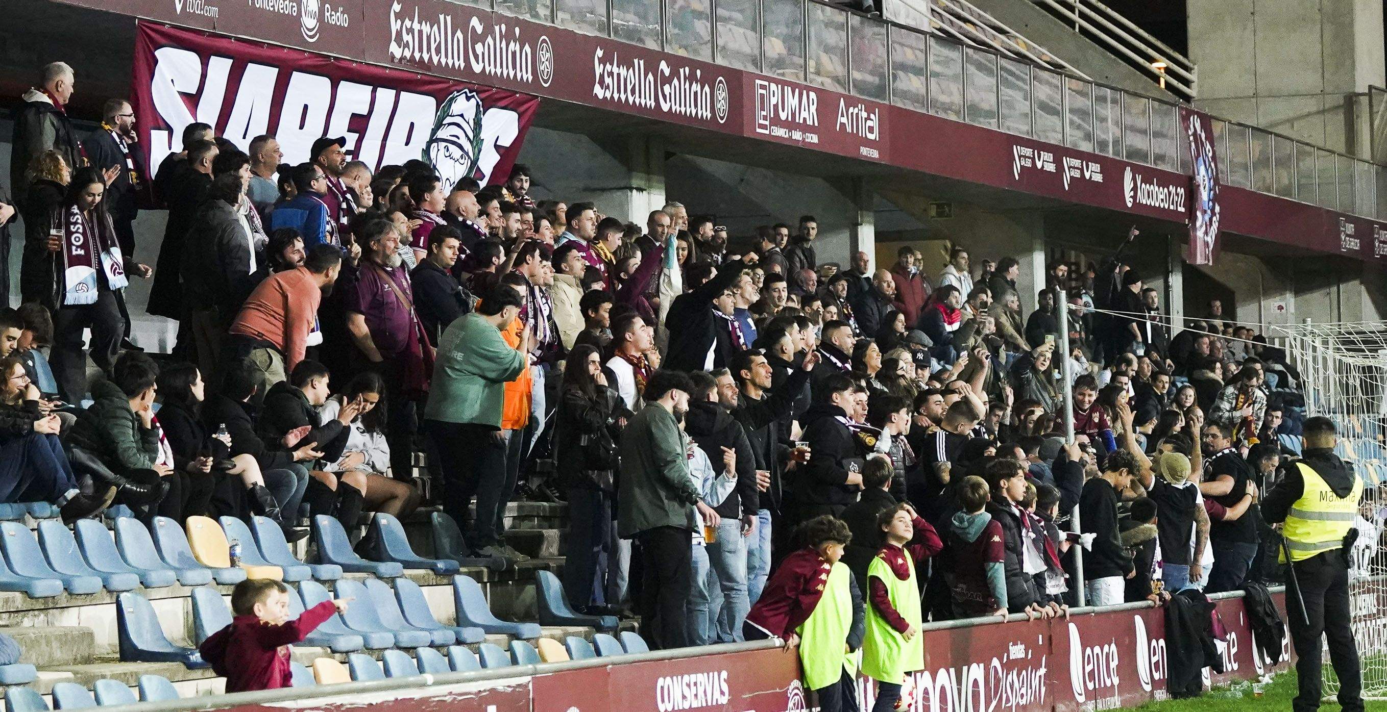 Partido entre Pontevedra CF e Salamanca CF UDS en Pasarón Partido entre Pontevedra CF e Salamanca CF UDS en Pasarón