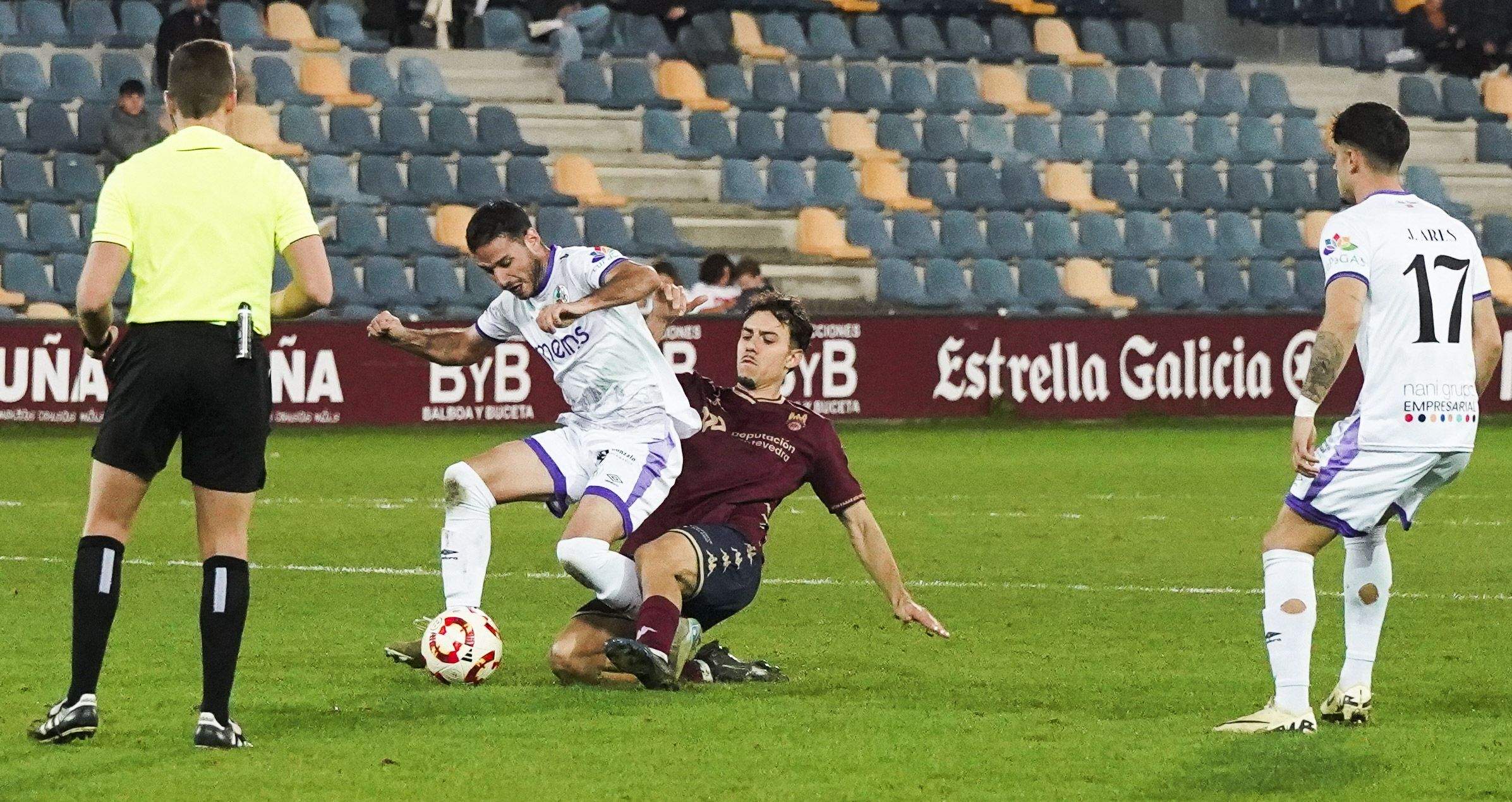 Partido entre Pontevedra CF e Salamanca CF UDS en Pasarón Partido entre Pontevedra CF e Salamanca CF UDS en Pasarón