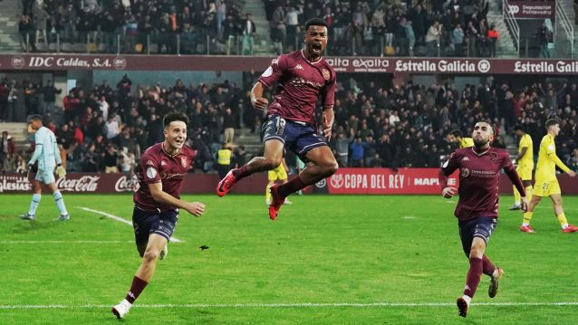 Dalisson celebra el gol que supuso el triunfo del Pontevedra contra el Villarreal Dalisson celebra el gol que supuso el triunfo del Pontevedra contra el Villarreal