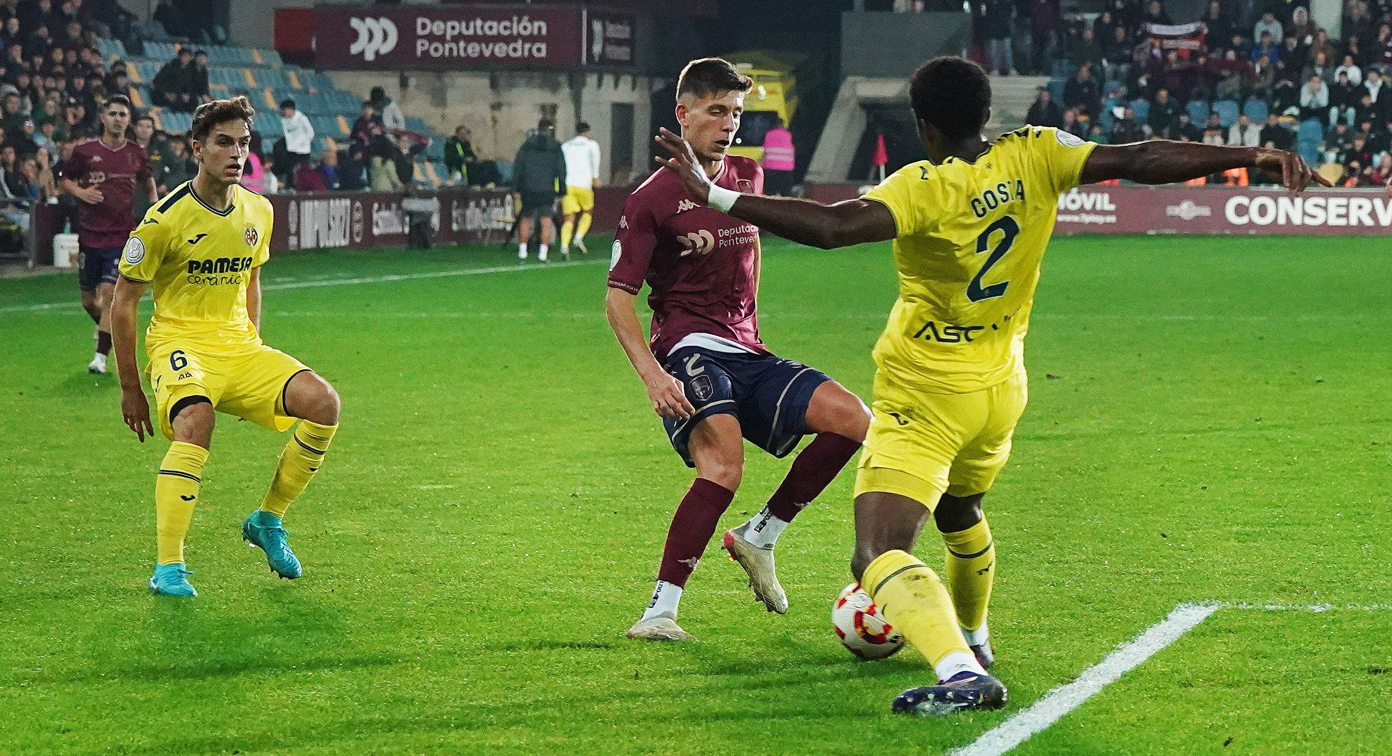 Partido de Copa entre Pontevedra e Villarreal en Pasarón
