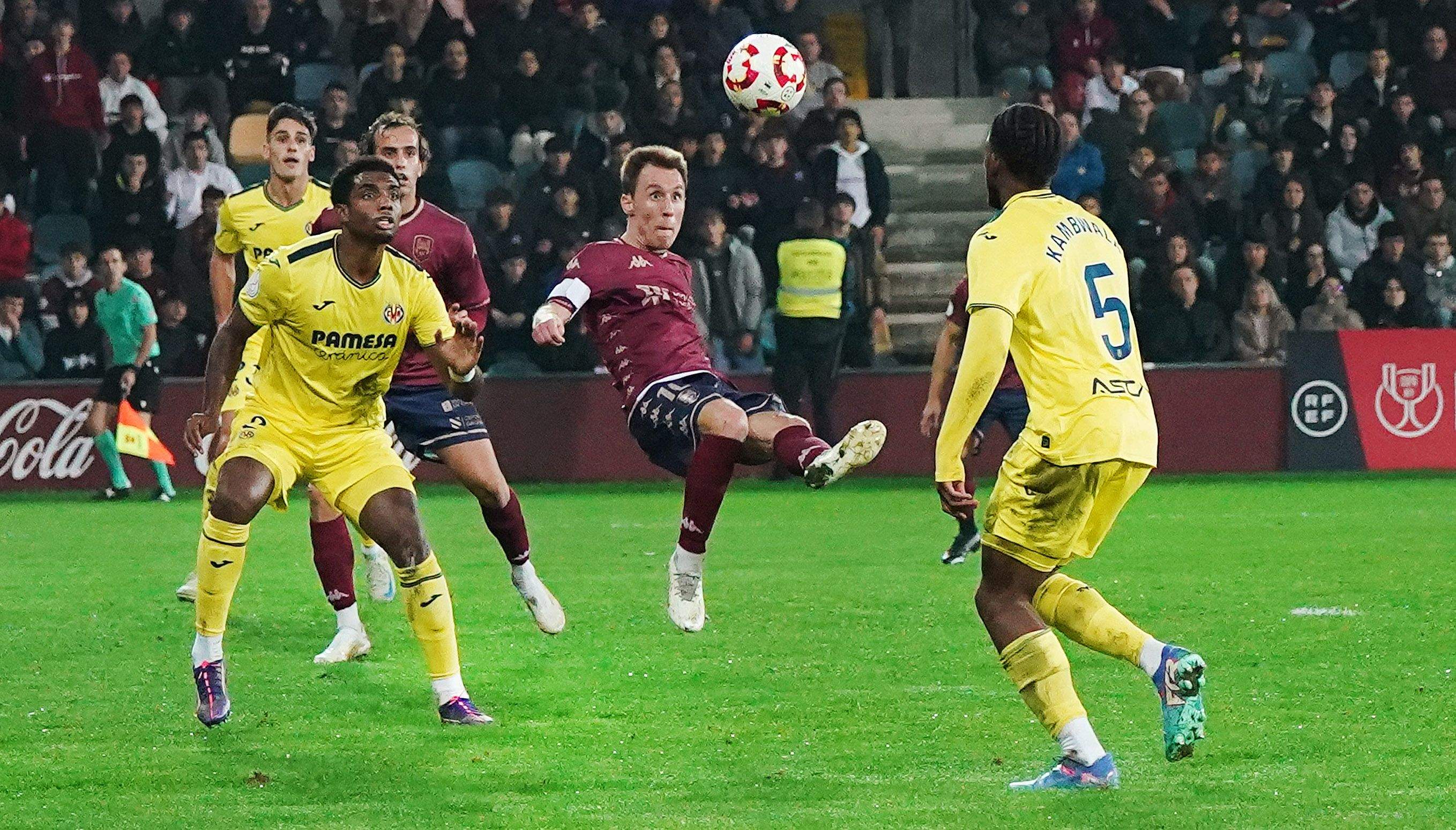 Partido de Copa entre Pontevedra e Villarreal en Pasarón