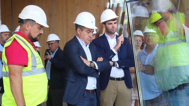 Visita do conselleiro de Educación ás obras no IES Antón Losada Diéguez, na Estrada