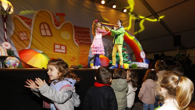 Actuación de Juan D y Beatriz en el Nadal de Poio Actuación de Juan D y Beatriz en el Nadal de Poio