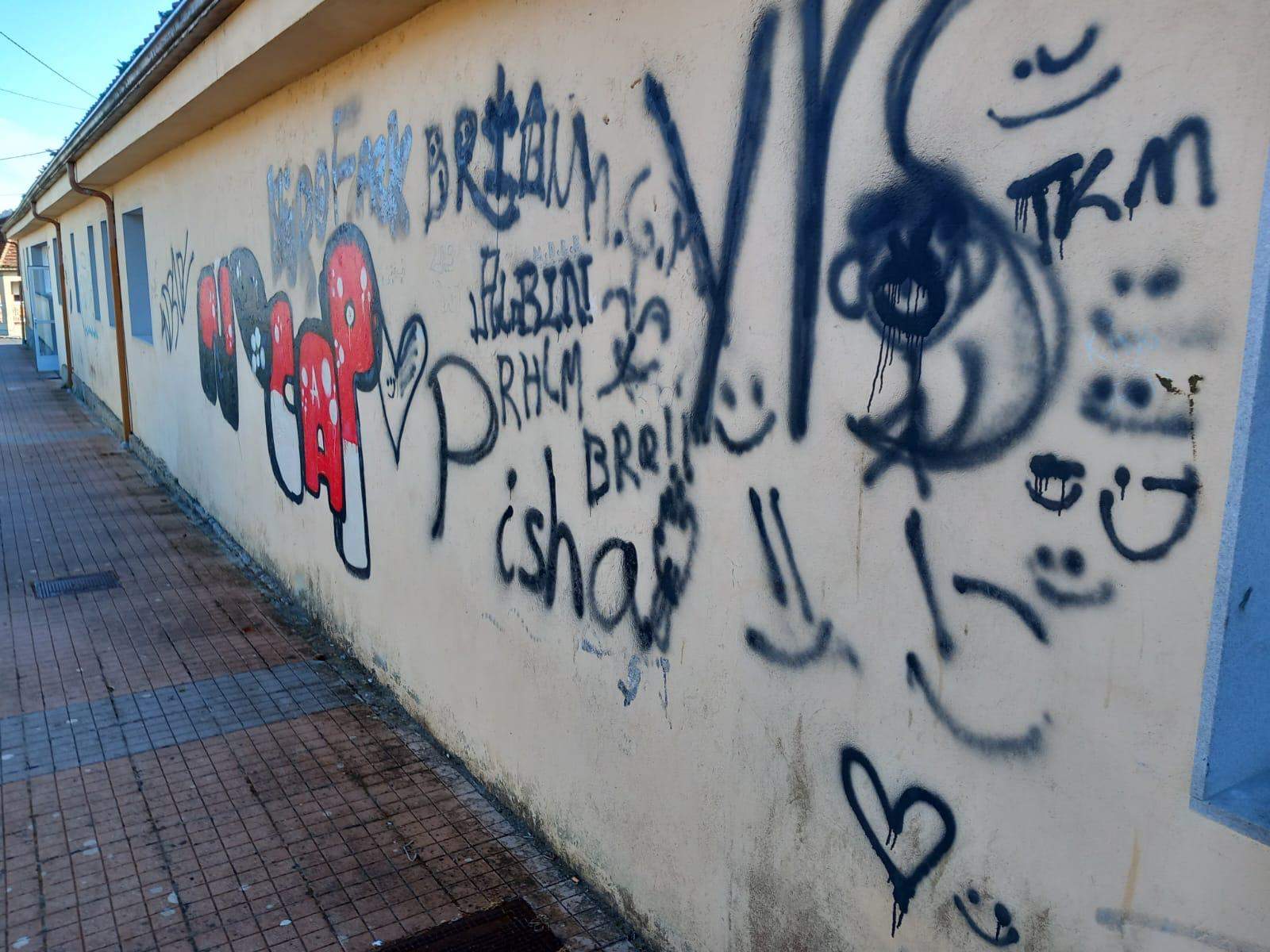 Vandalismo en centros educativos de Ribadumia
