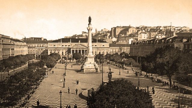 Fotografía do Rossio lisboeta no 1890