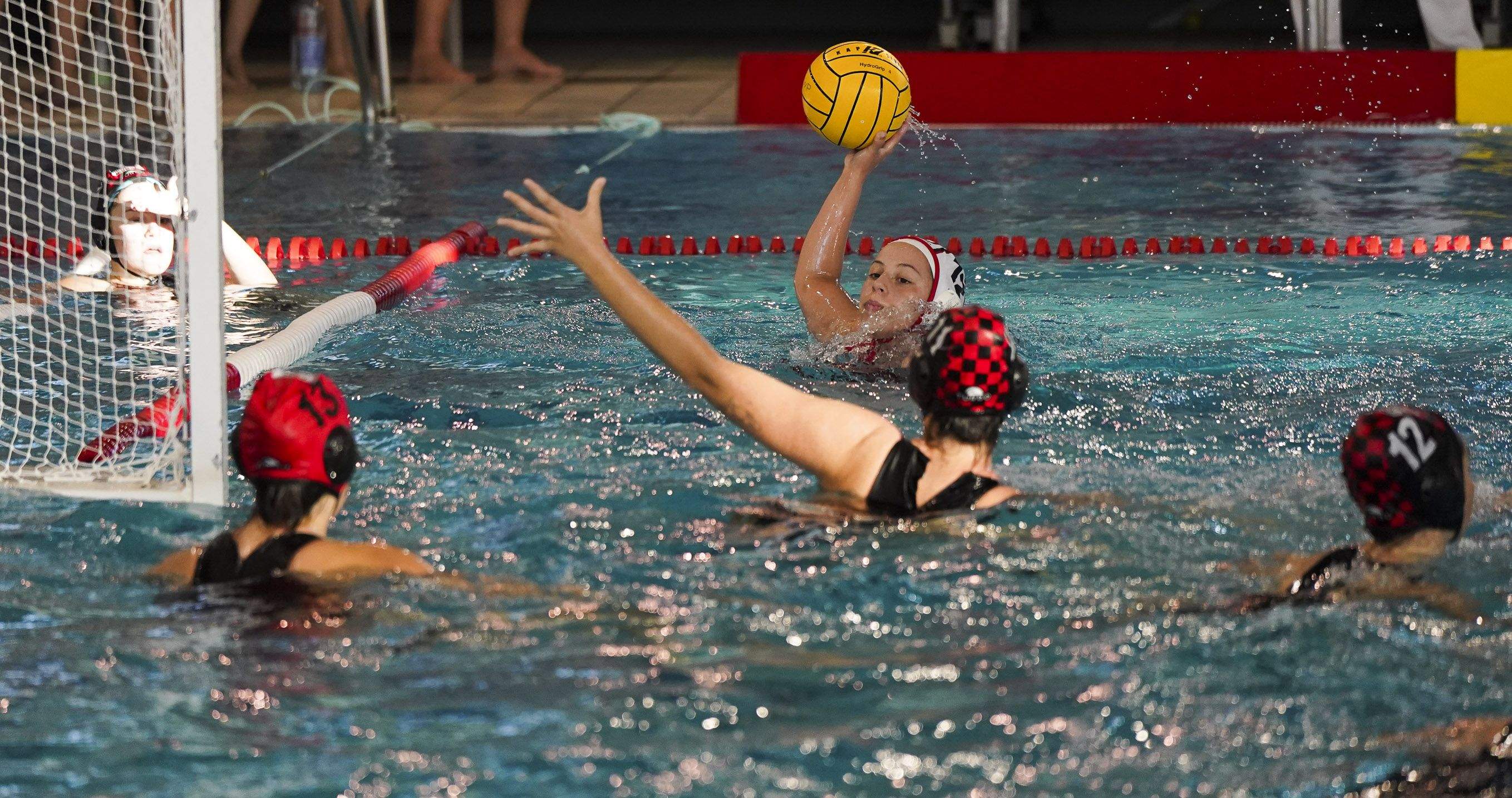 Partido entre o Waterpolo Pontevedra e o CN Vallirana en Rías do Sur Partido entre o Waterpolo Pontevedra e o CN Vallirana en Rías do Sur