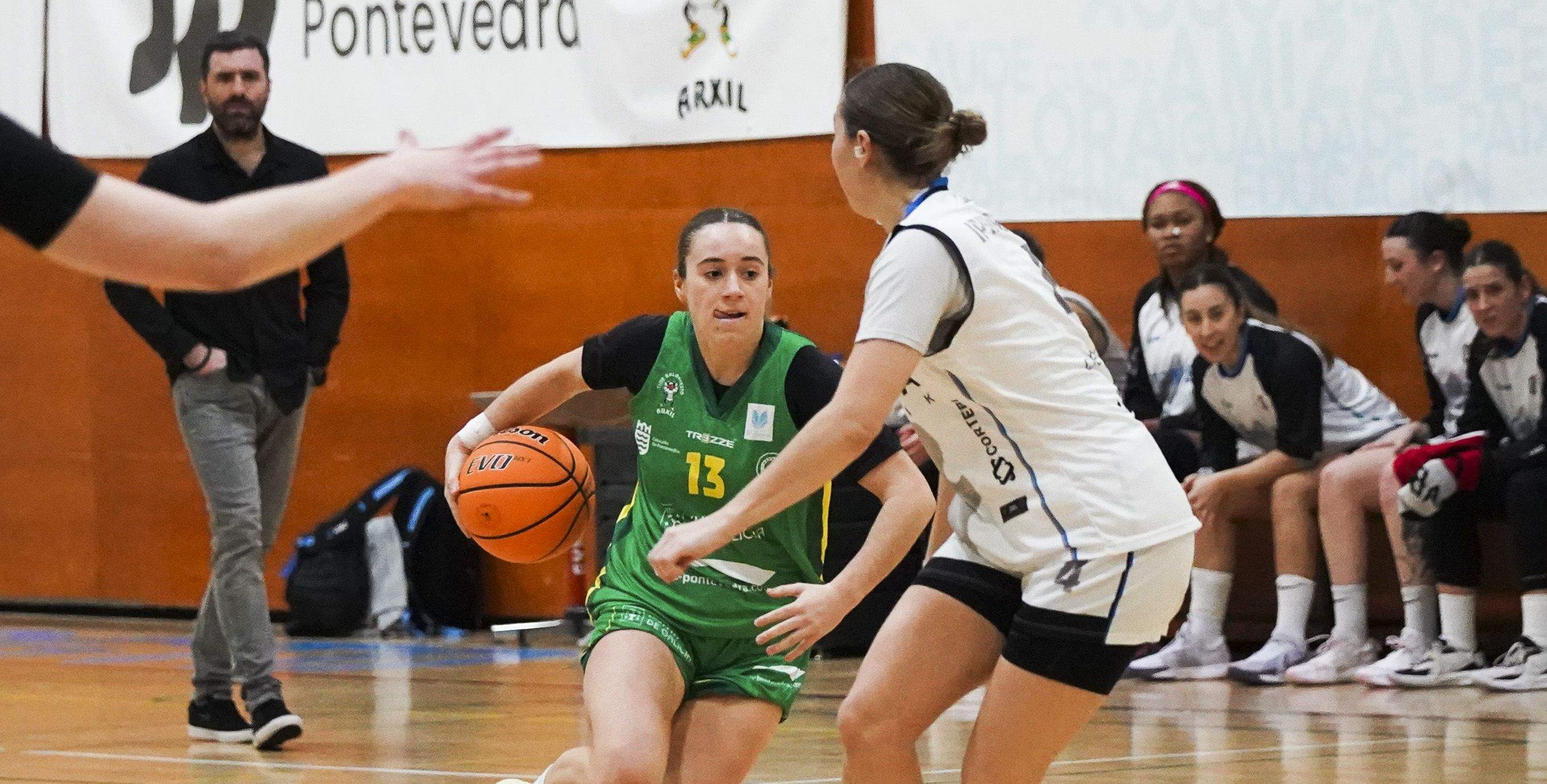 Partido entre Club Baloncesto Arxil e Domusa Teknik ISB no CGTD