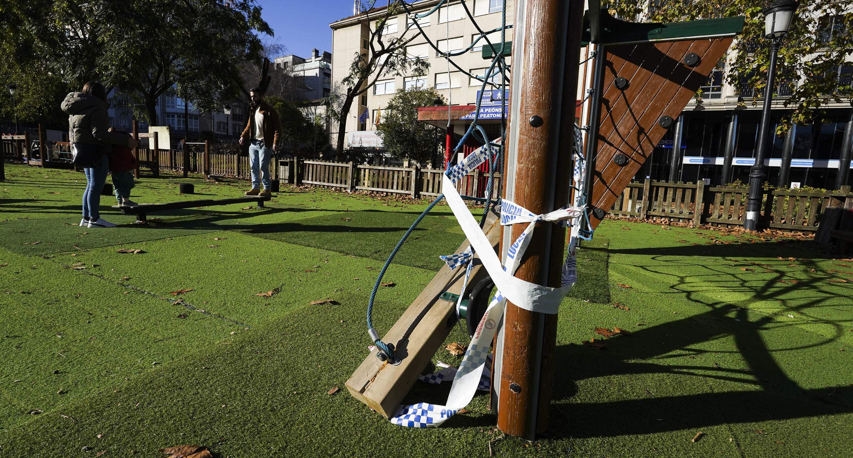 20241215 Saiz plaza barcelos parque niños mal estado 001 20241215 Saiz plaza barcelos parque niños mal estado 001