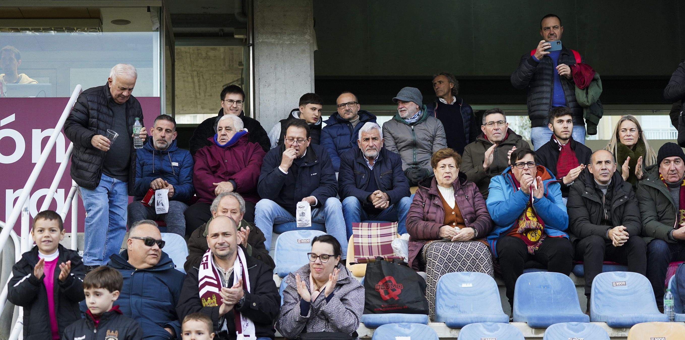 Partido entre Pontevedra CF e Gimnástica de Torrelavega en Pasarón Partido entre Pontevedra CF e Gimnástica de Torrelavega en Pasarón
