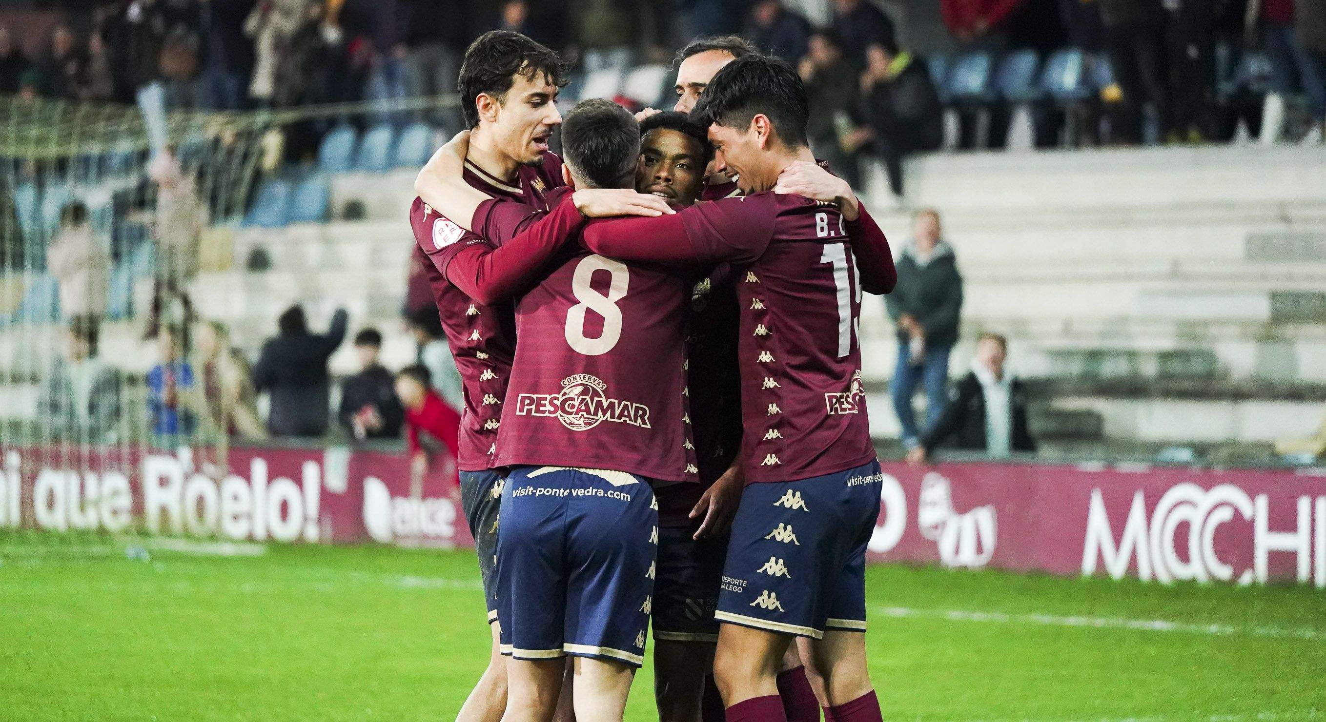 Partido entre Pontevedra CF e Gimnástica de Torrelavega en Pasarón Partido entre Pontevedra CF e Gimnástica de Torrelavega en Pasarón