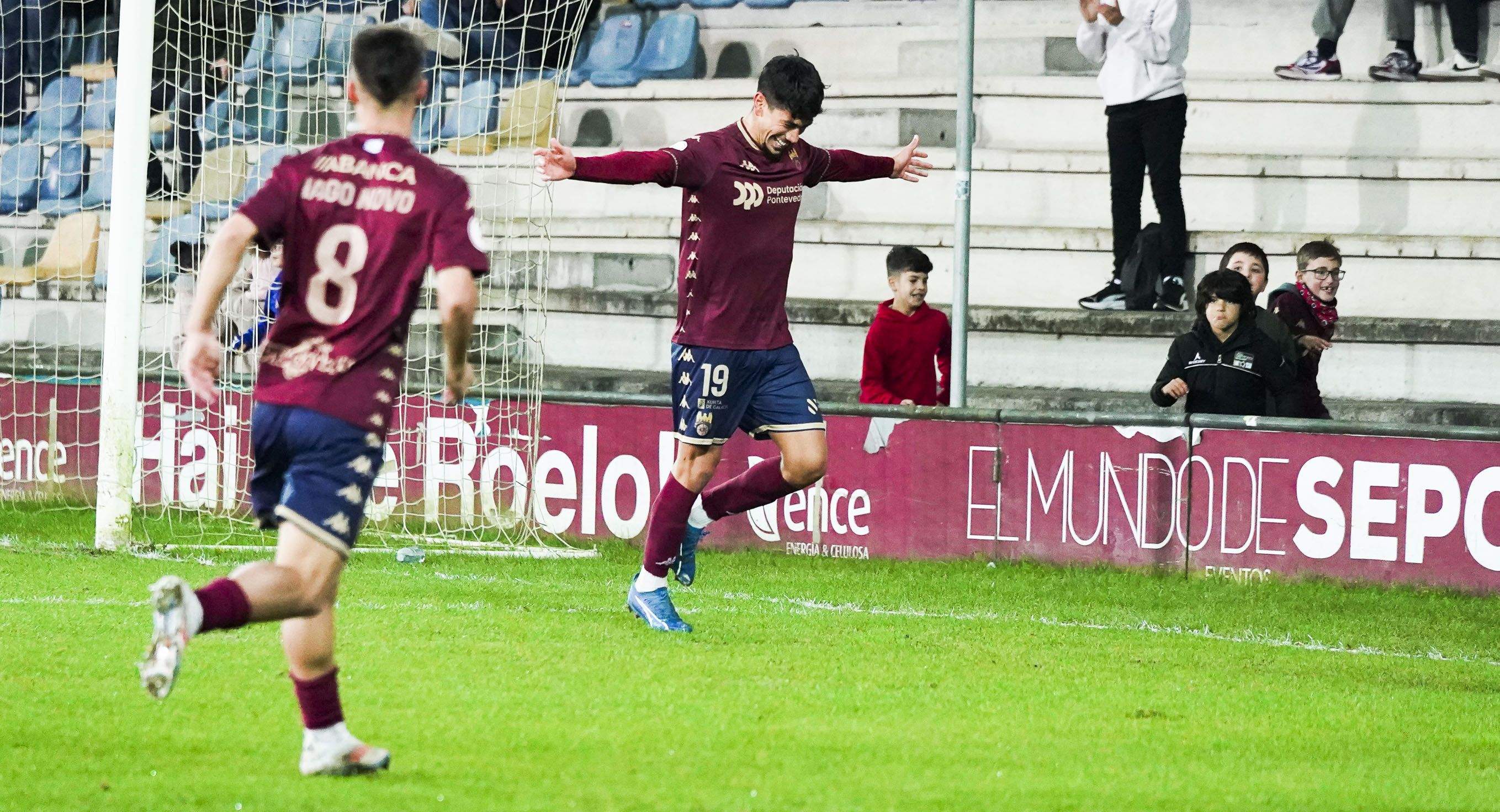 Partido entre Pontevedra CF e Gimnástica de Torrelavega en Pasarón Partido entre Pontevedra CF e Gimnástica de Torrelavega en Pasarón