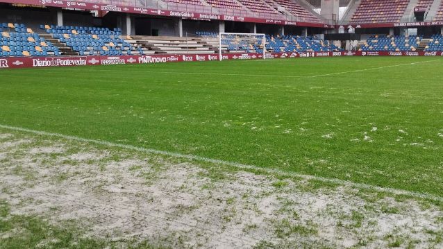Tratamiento con arena en el Estadio Municipal de Pasarón Tratamiento con arena en el Estadio Municipal de Pasarón