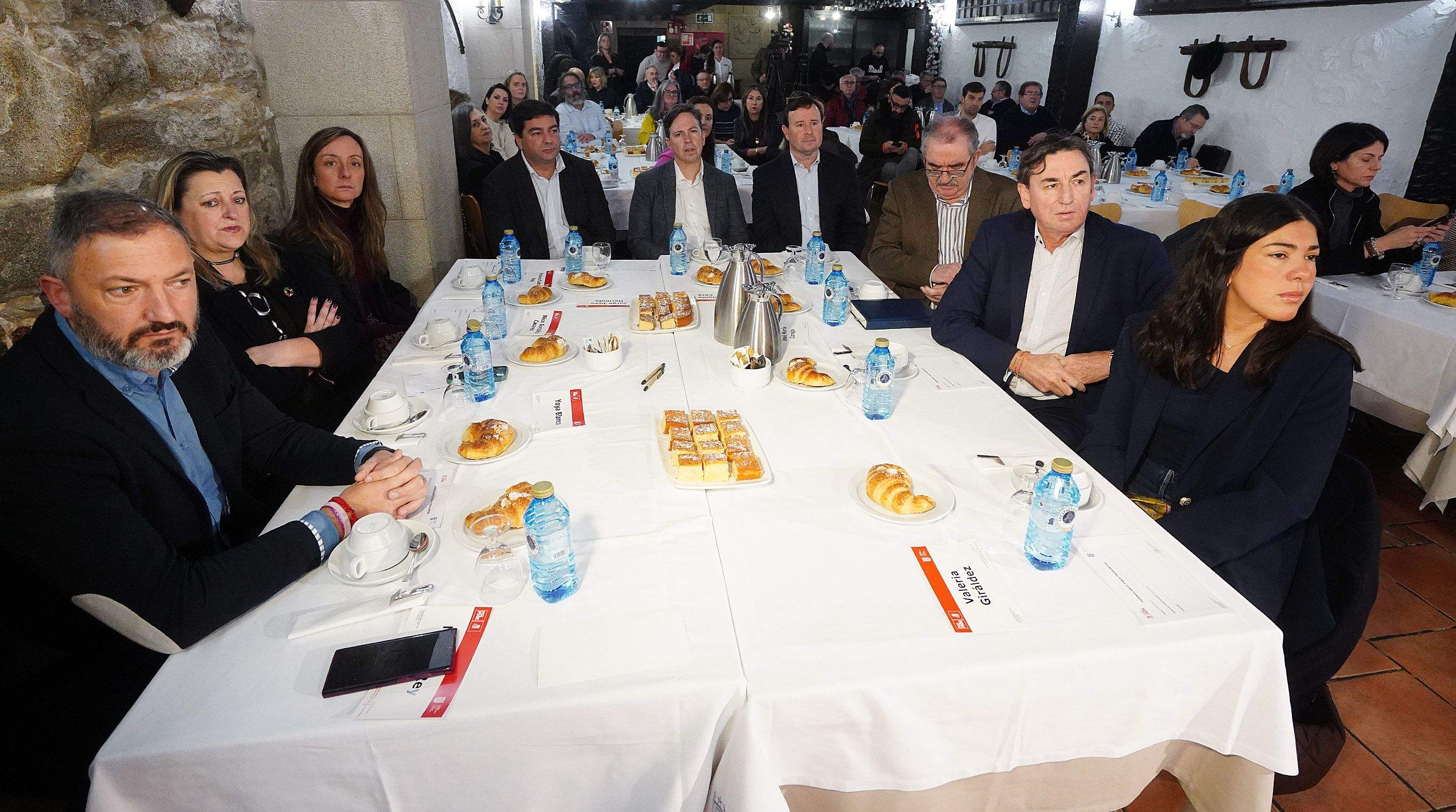 Almorzo coloquio con José Ramón Gómez Besteiro