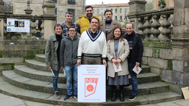 Compoñentes da primeira promoción de INEF en Pontevedra Compoñentes da primeira promoción de INEF en Pontevedra
