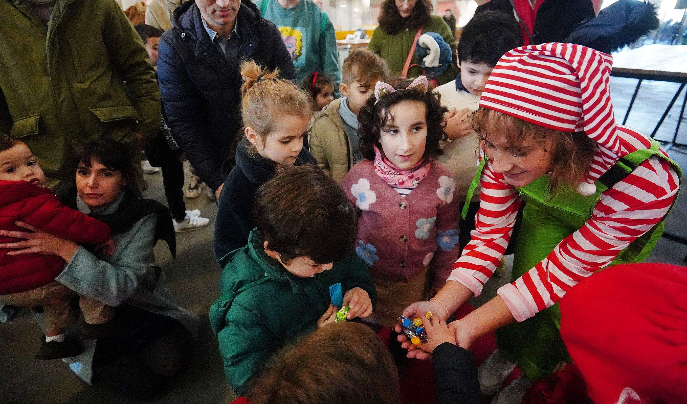 Papá Noel visita o mercado de abastos de Pontevedra Papá Noel visita o mercado de abastos de Pontevedra