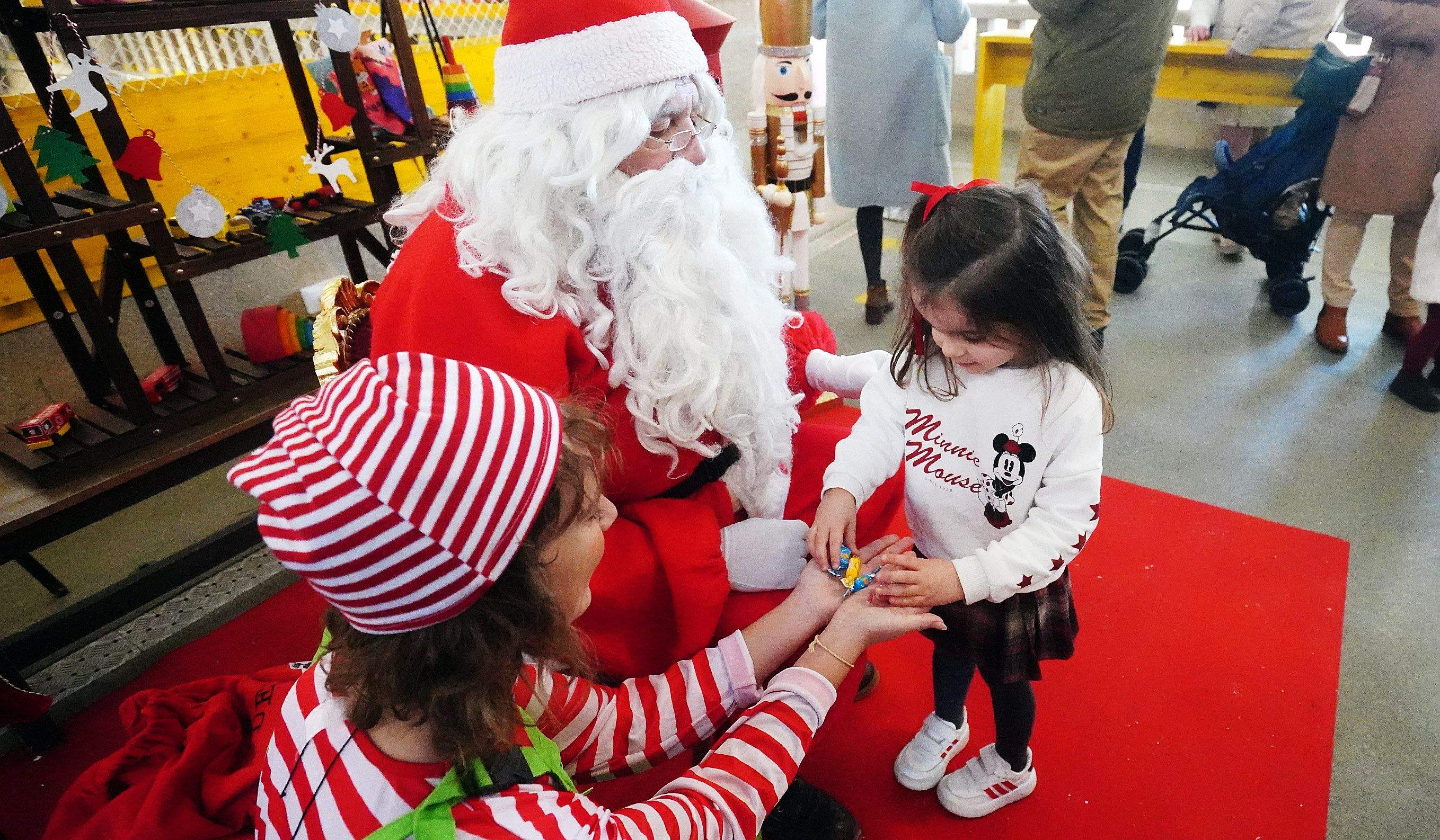 Papá Noel visita o mercado de abastos de Pontevedra Papá Noel visita o mercado de abastos de Pontevedra