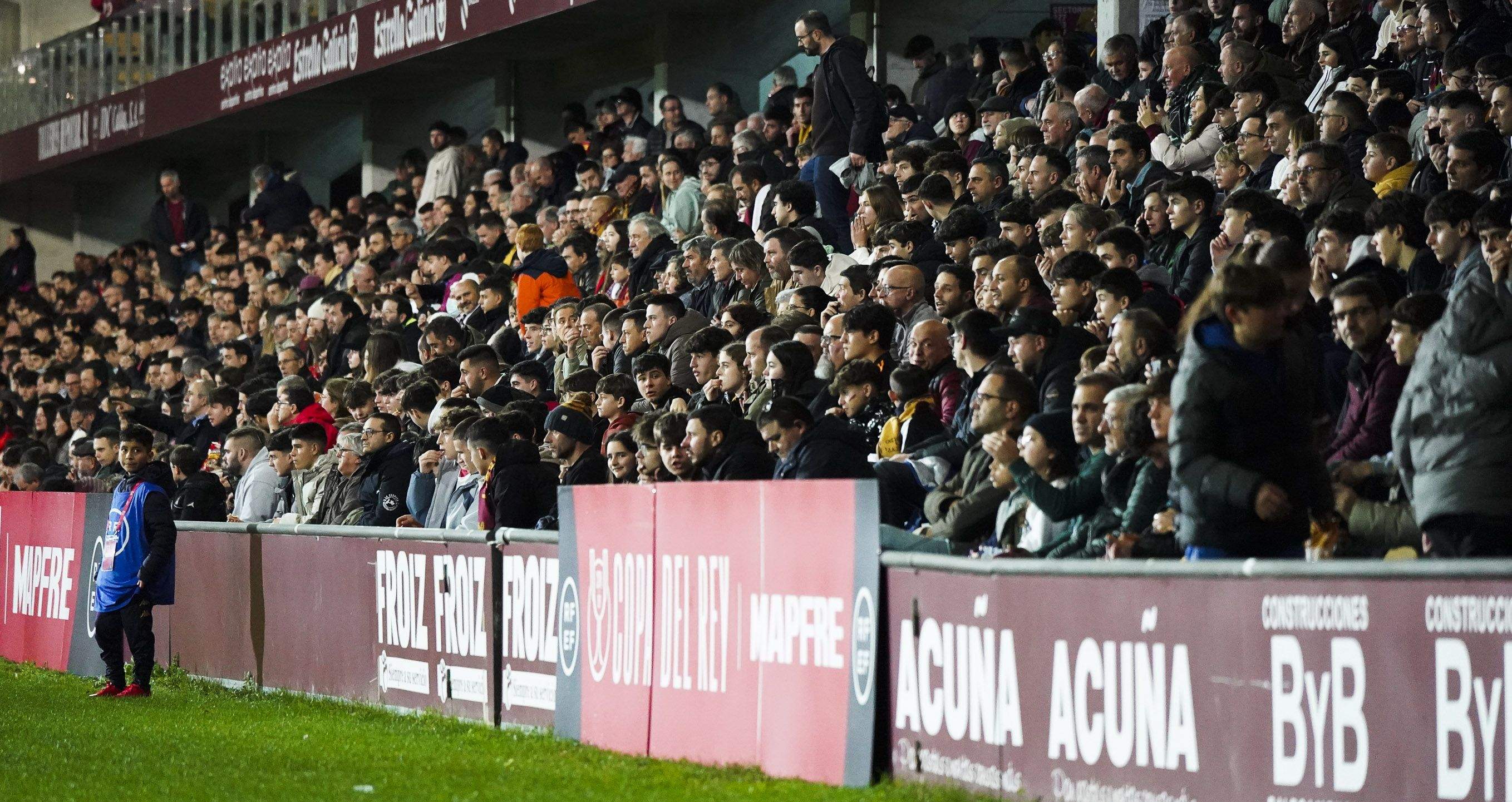 Partido de Copa del Rey entre Pontevedra y Mallorca en Pasarón