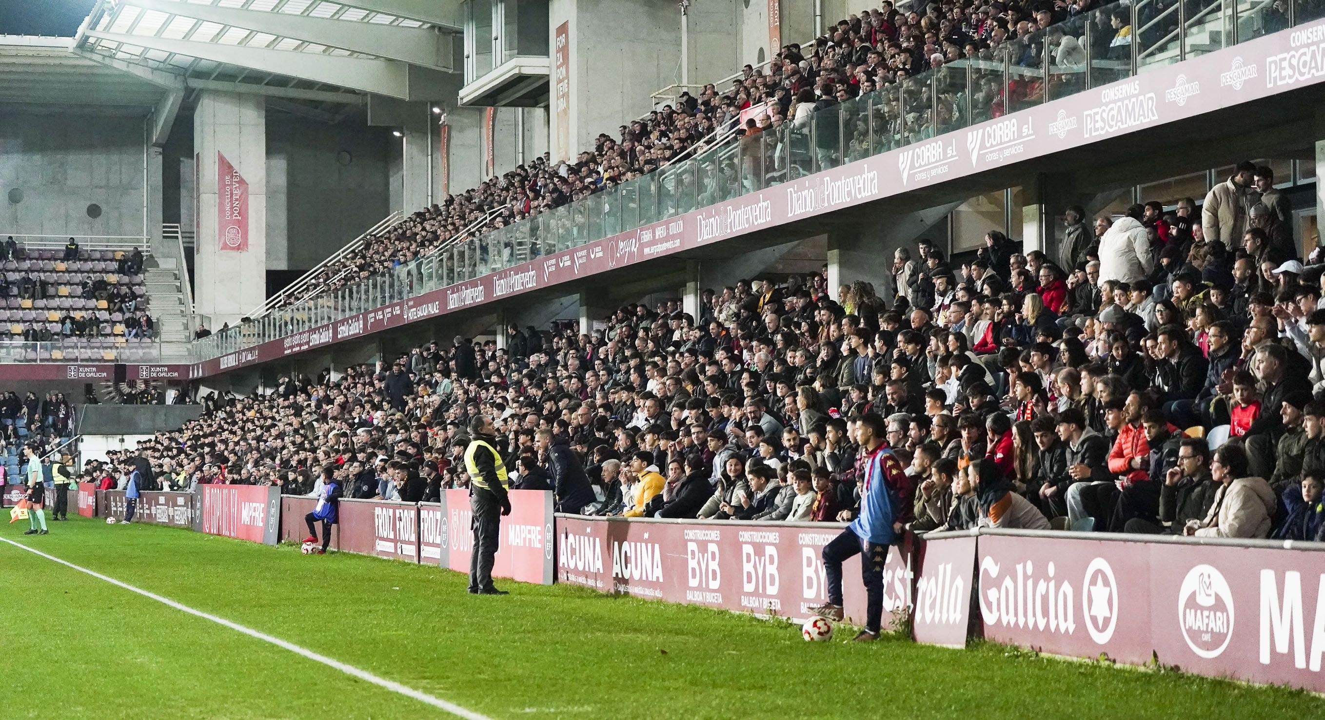 Partido de Copa del Rey entre Pontevedra y Mallorca en Pasarón