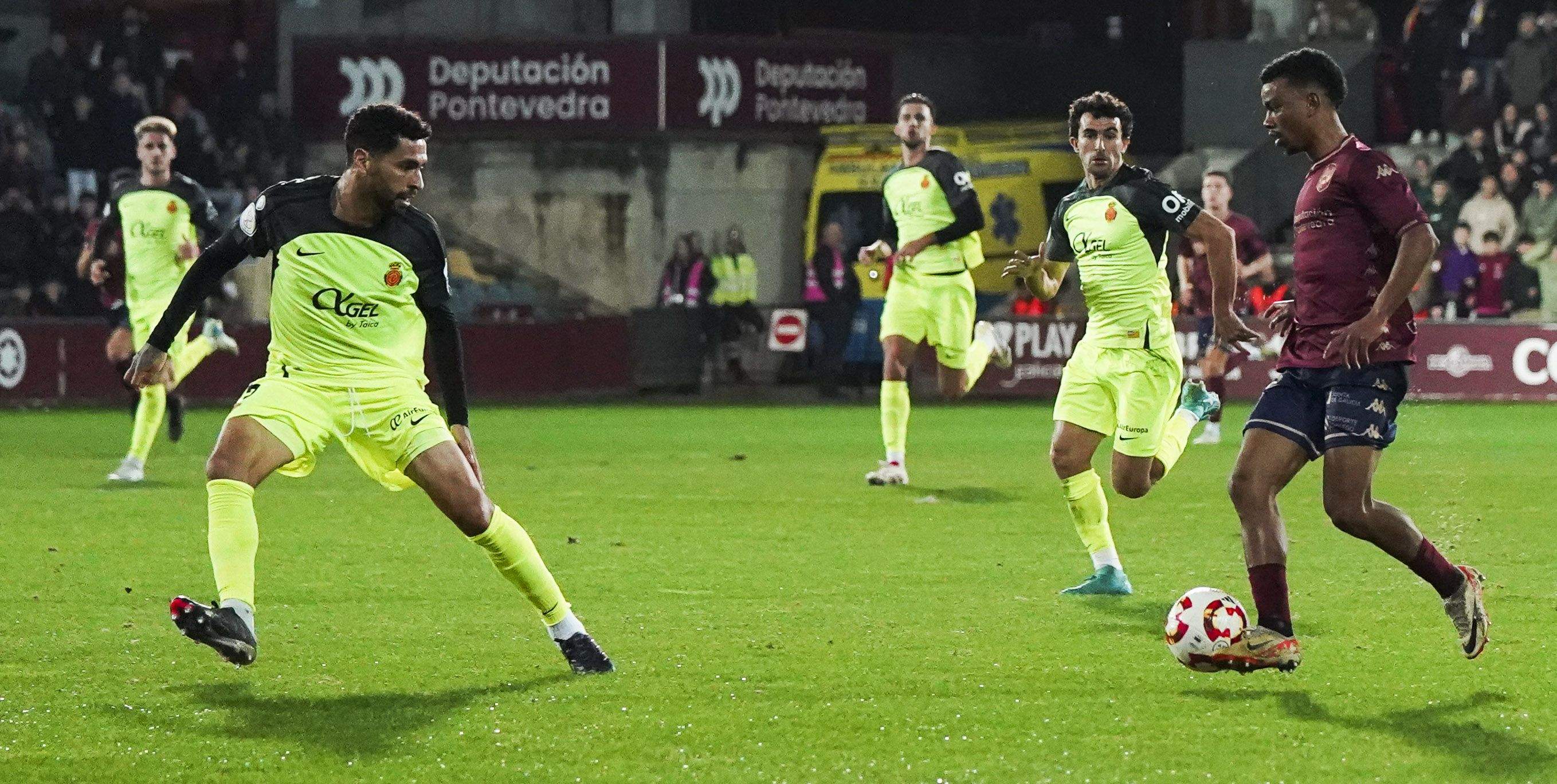 Partido de Copa del Rey entre Pontevedra y Mallorca en Pasarón