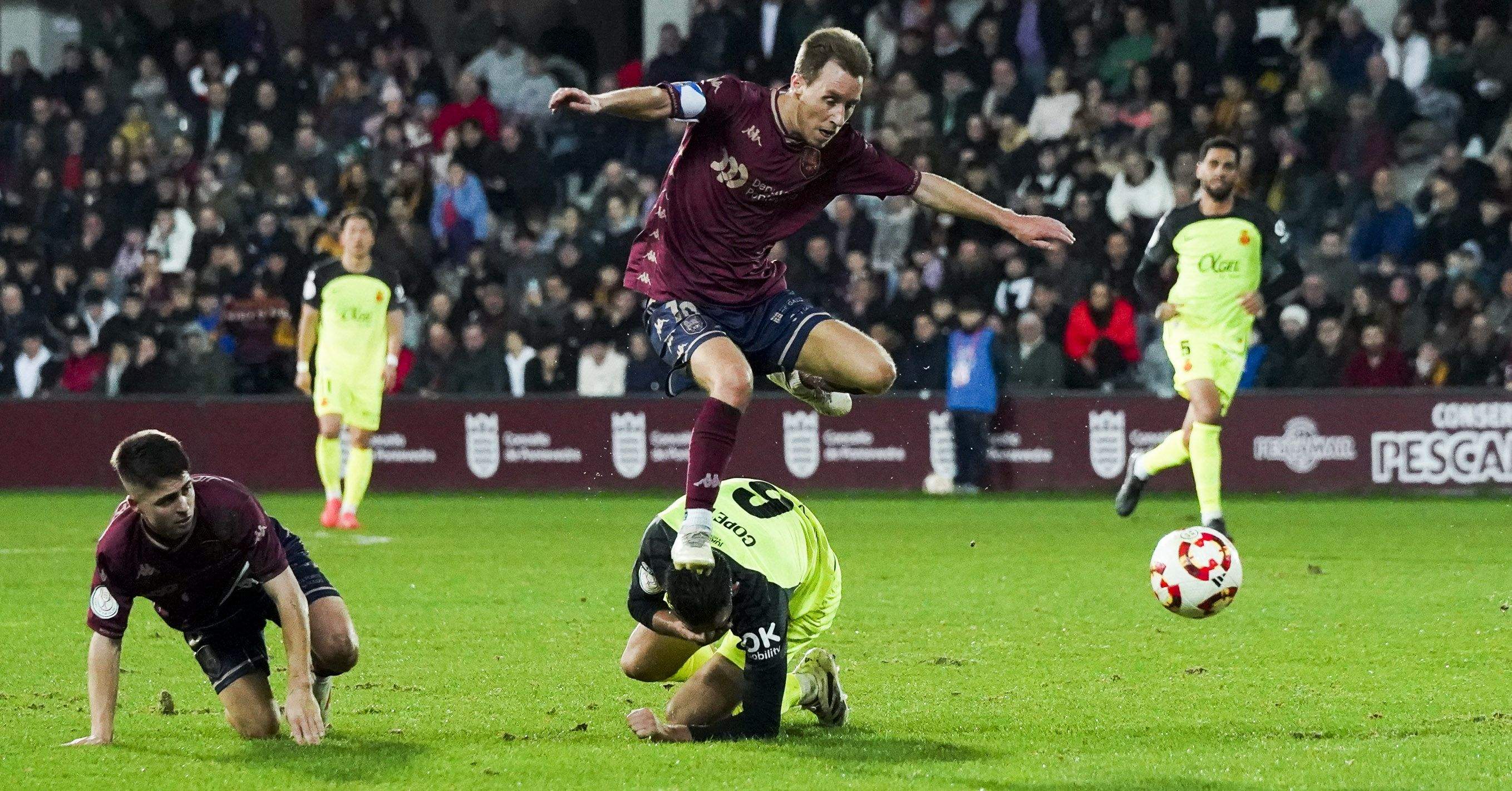 Partido de Copa del Rey entre Pontevedra y Mallorca en Pasarón