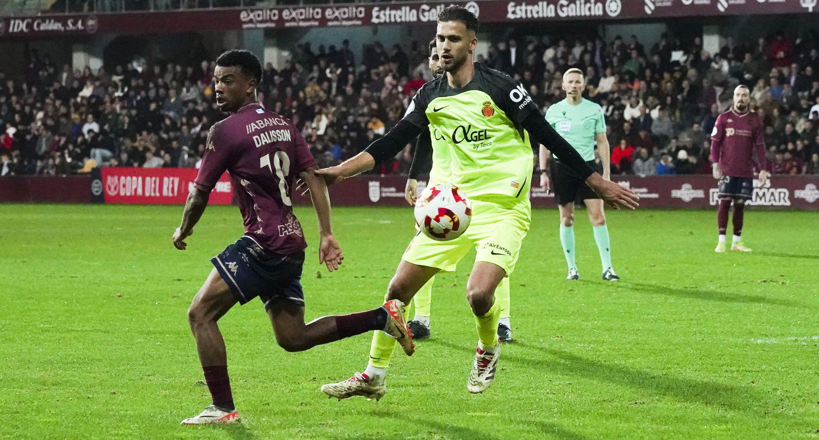 Partido de Copa del Rey entre Pontevedra y Mallorca en Pasarón