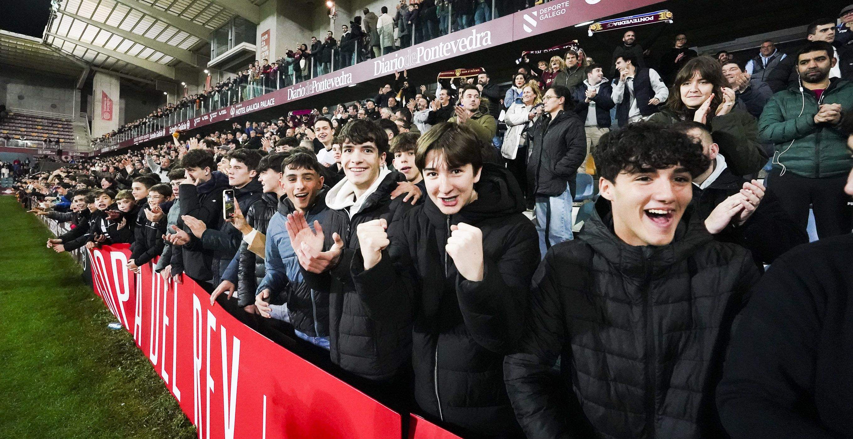 Partido de Copa del Rey entre Pontevedra y Mallorca en Pasarón