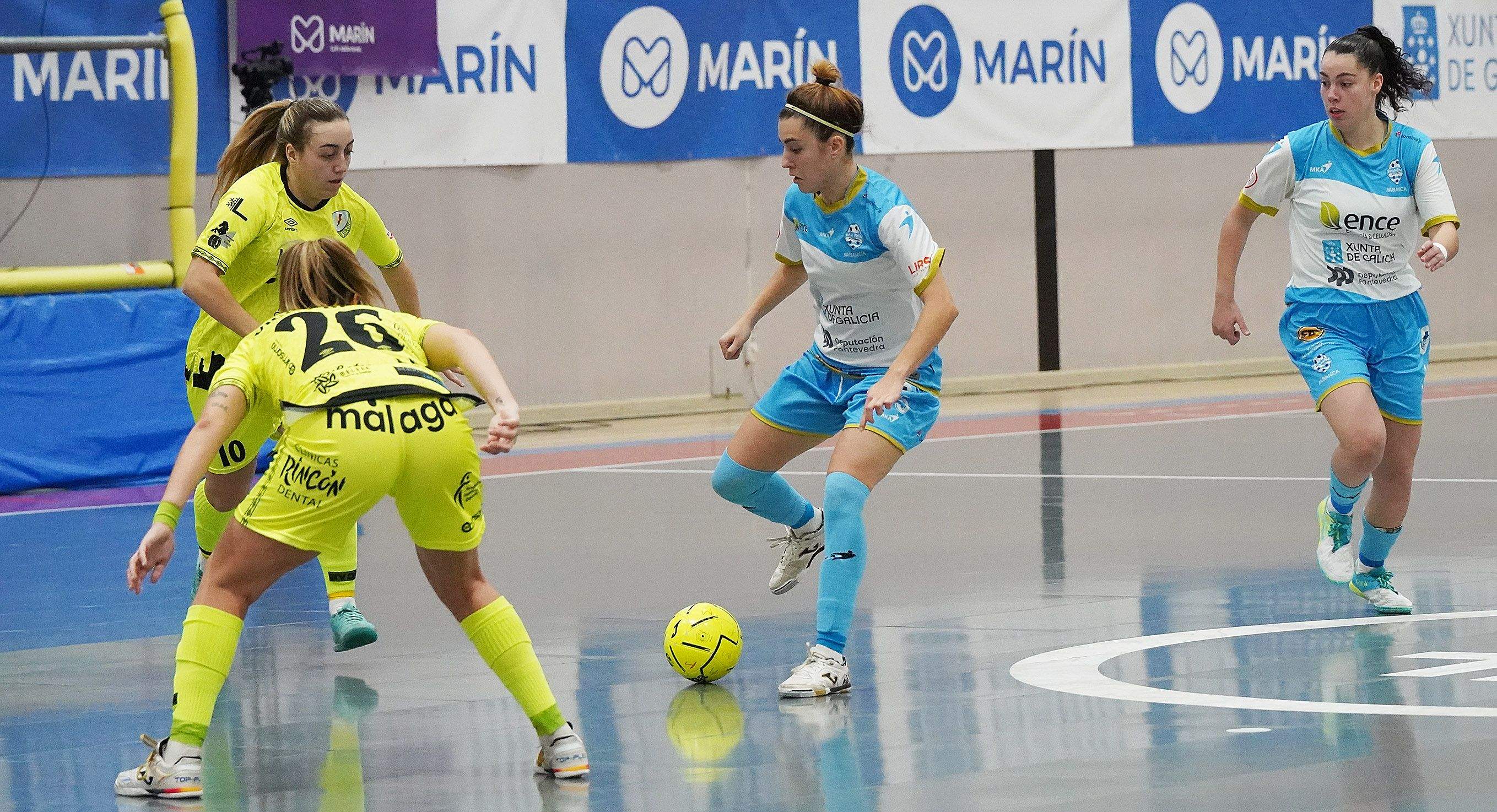 Partido entre el Marín Futsal y el Atlético Torcal en A Raña