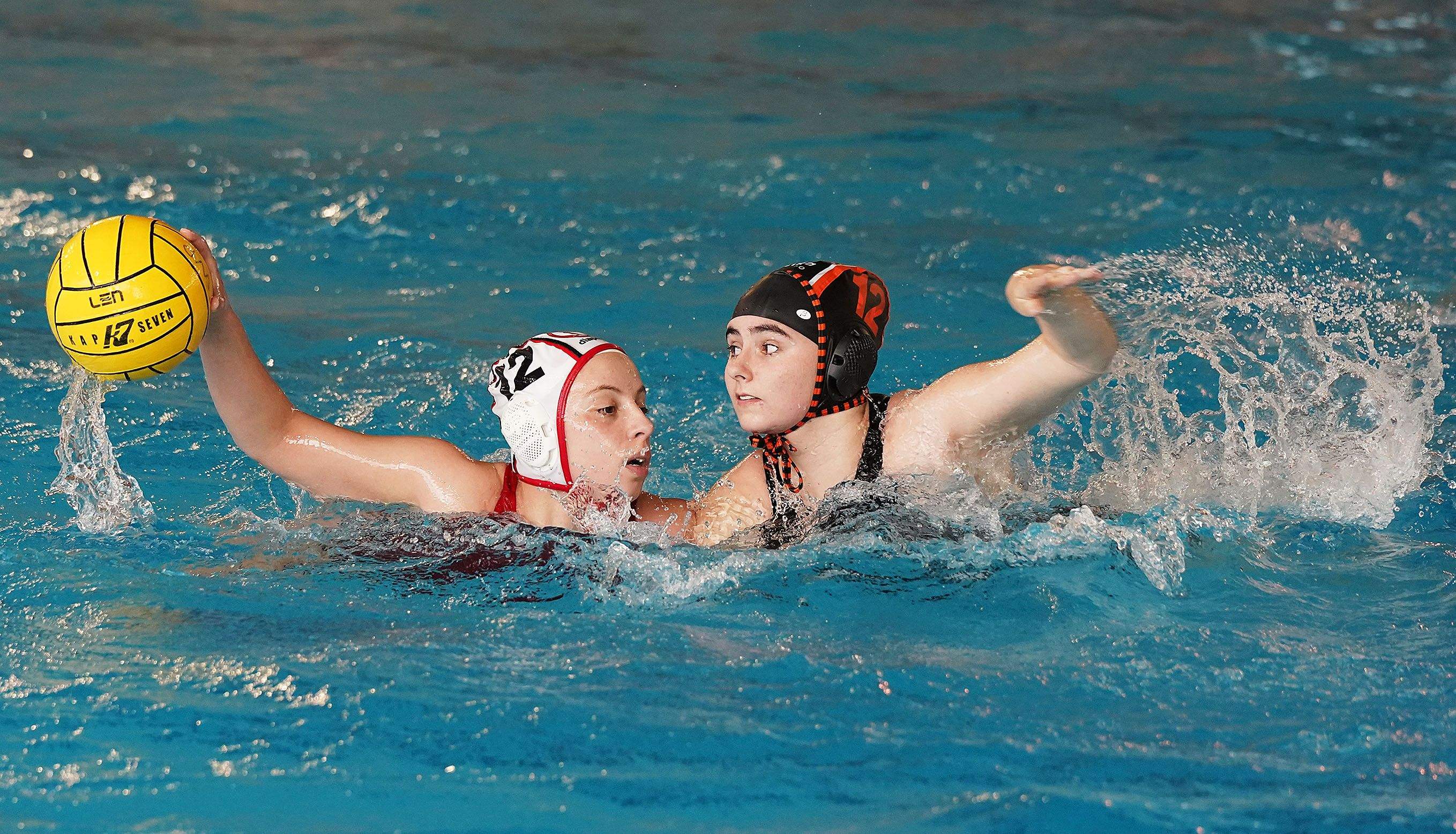 Partido entre o Waterpolo Pontevedra e o CW Turia en Rías do Sur