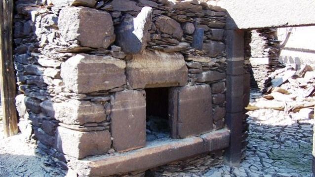 Mourulle, forno dunha casa