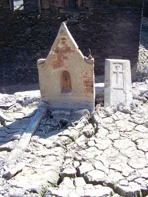 Mourulle, tumba no cemiterio