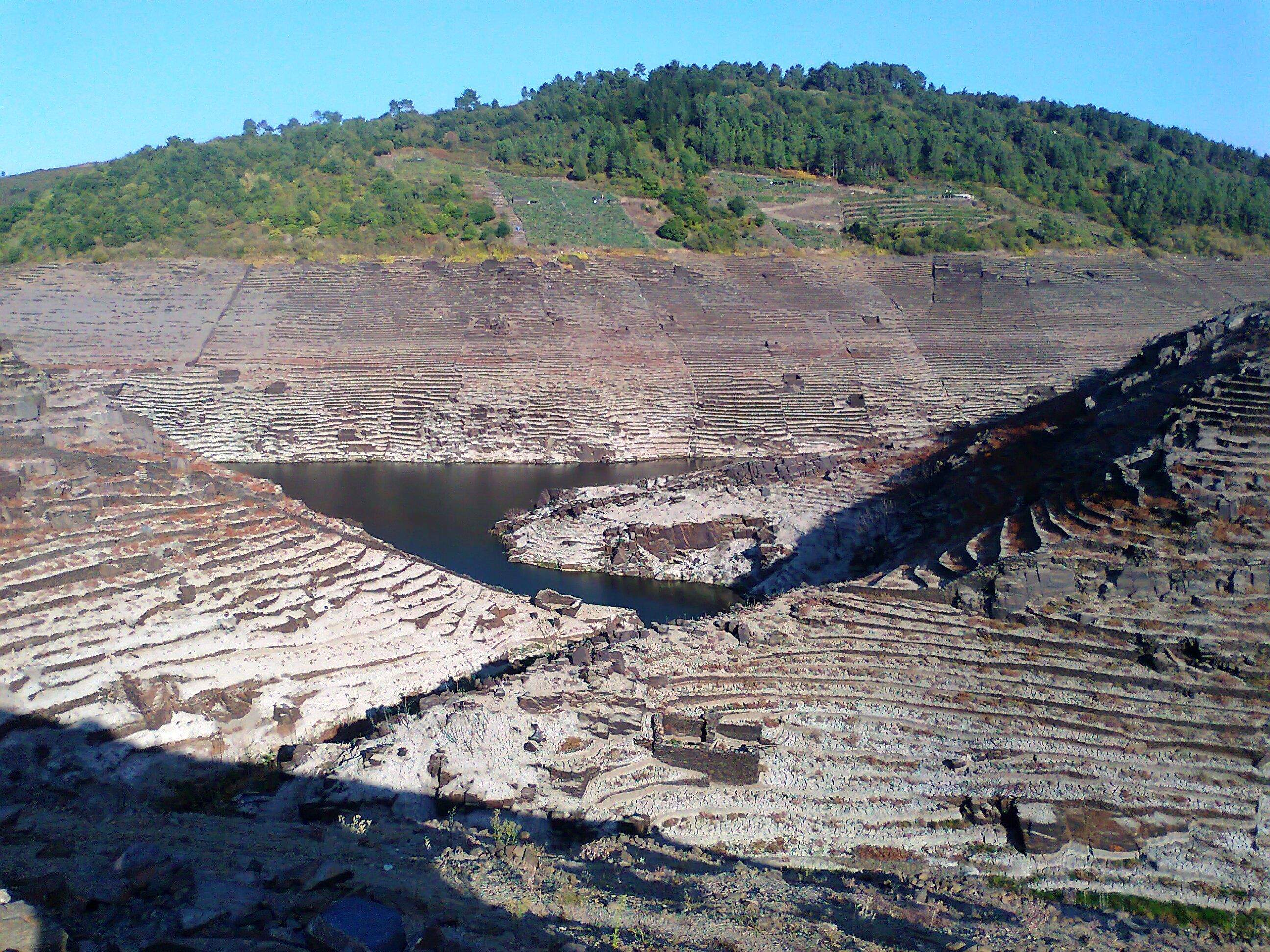 Socalcos nos arredores de Castro Candaz