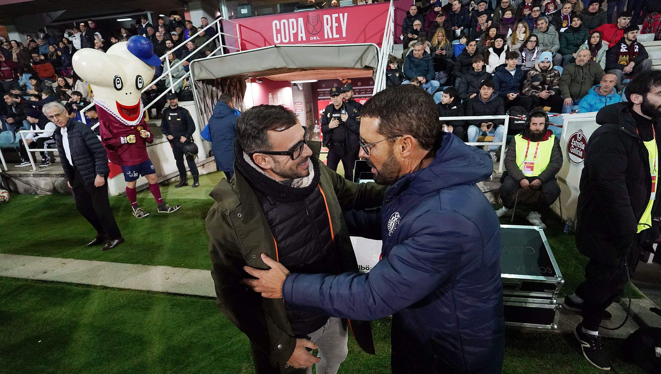 Yago Iglesias junto a José Bordalás antes del Pontevedra-Getafe de Copa