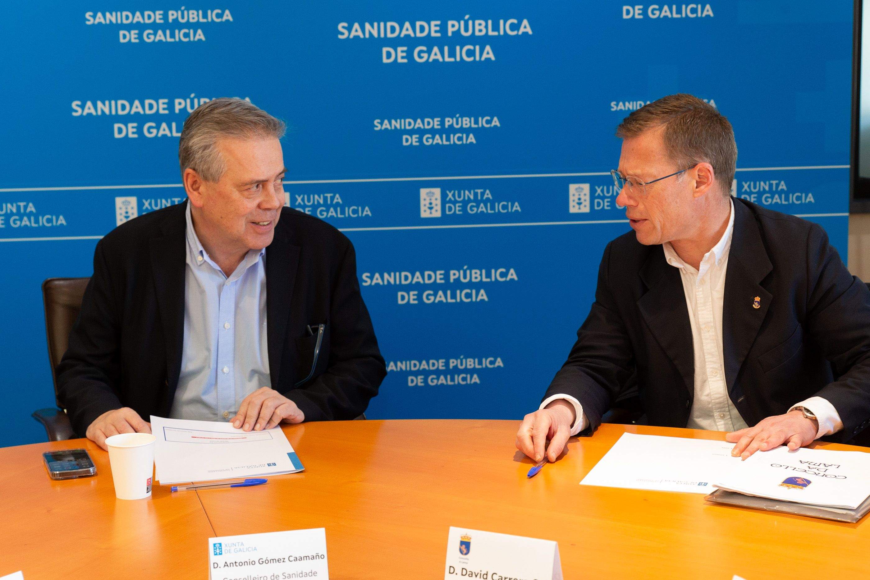 Reunión del conselleiro de Sanidade y el alcalde de A Lama