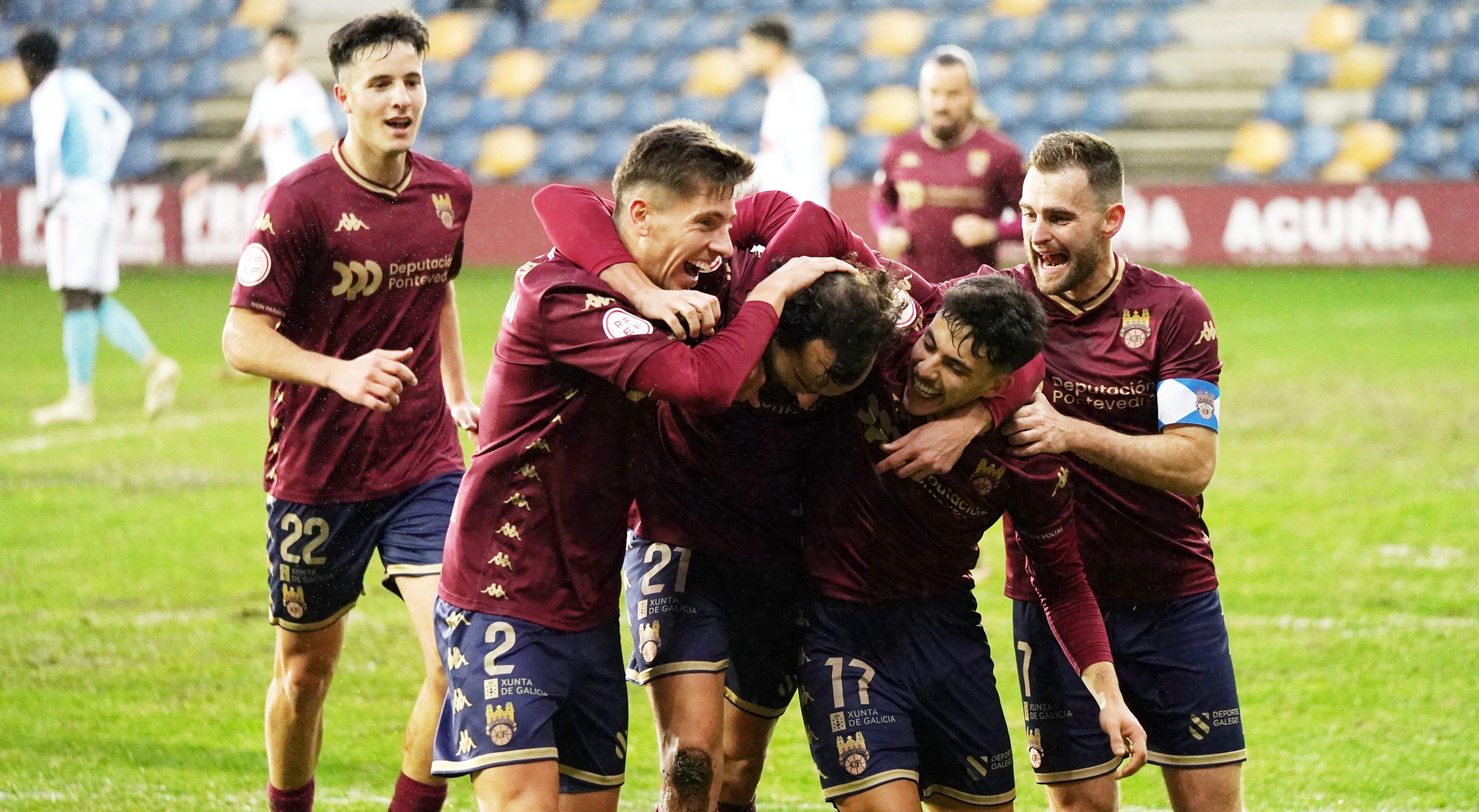 El Pontevedra celebra uno de los goles frente al Compostela