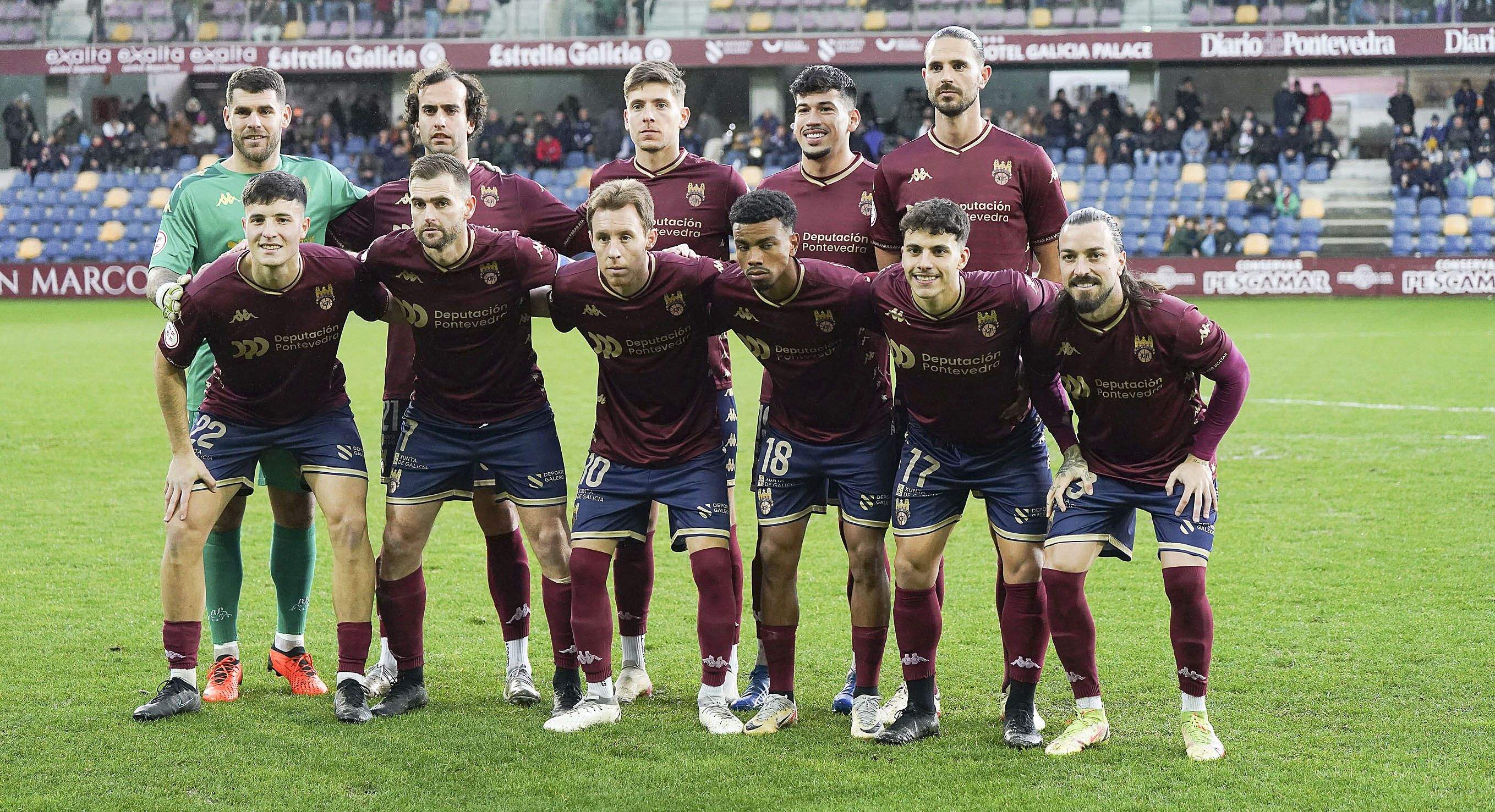 Partido entre Pontevedra CF e  SD Compostela en Pasarón