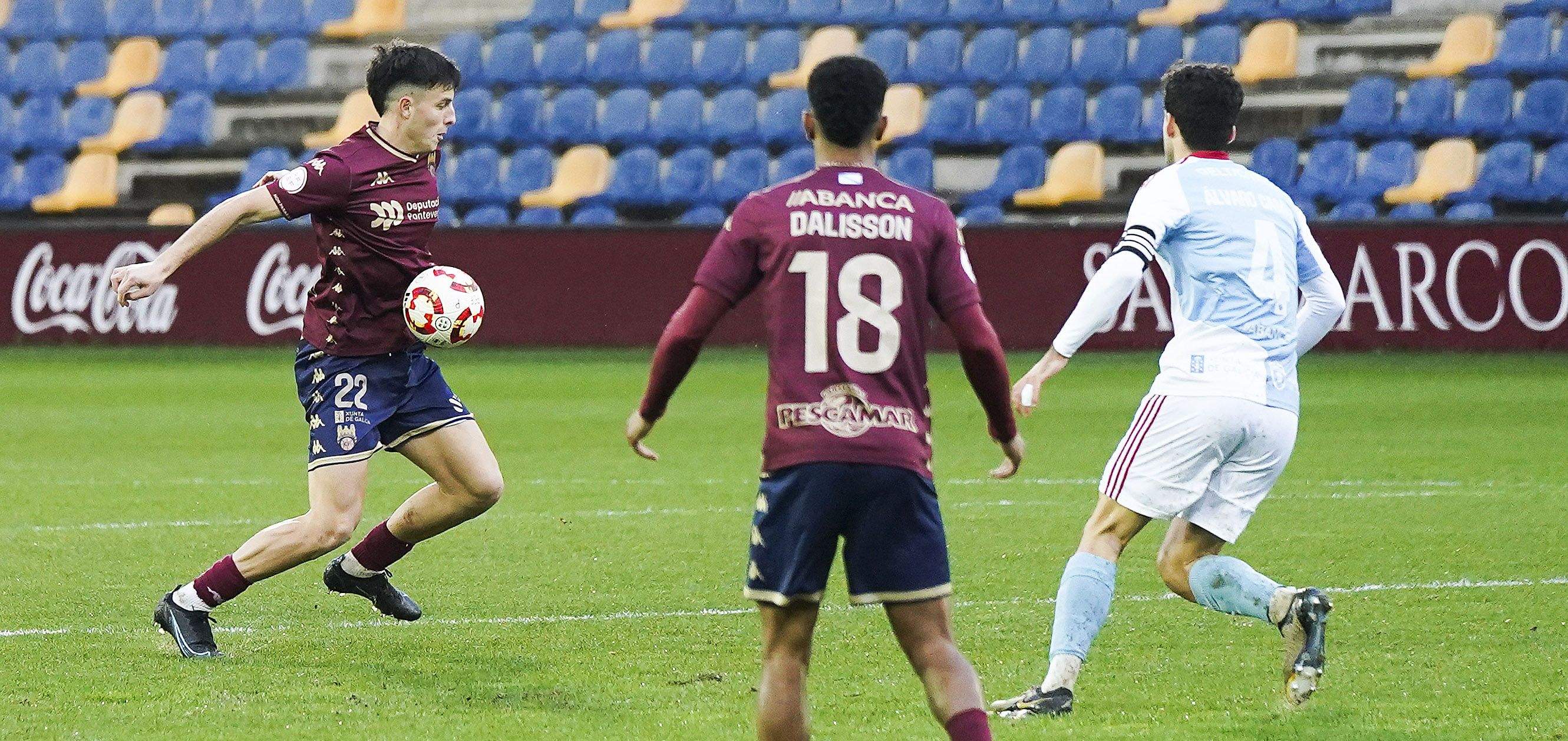 Partido entre Pontevedra CF e  SD Compostela en Pasarón