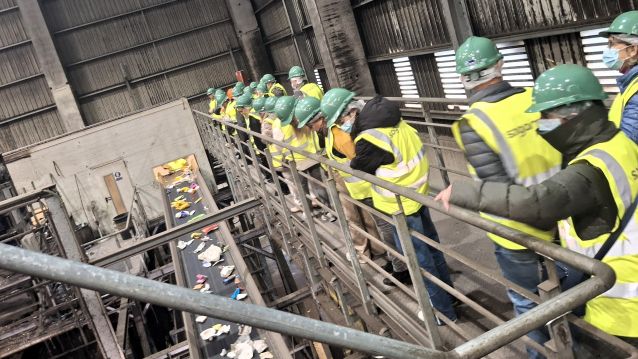 Visita de la Asociación de Amas de Casa y Consumidores Rías Baixas Pontevedra a Sogama (2) Visita de la Asociación de Amas de Casa y Consumidores Rías Baixas Pontevedra a Sogama (2)