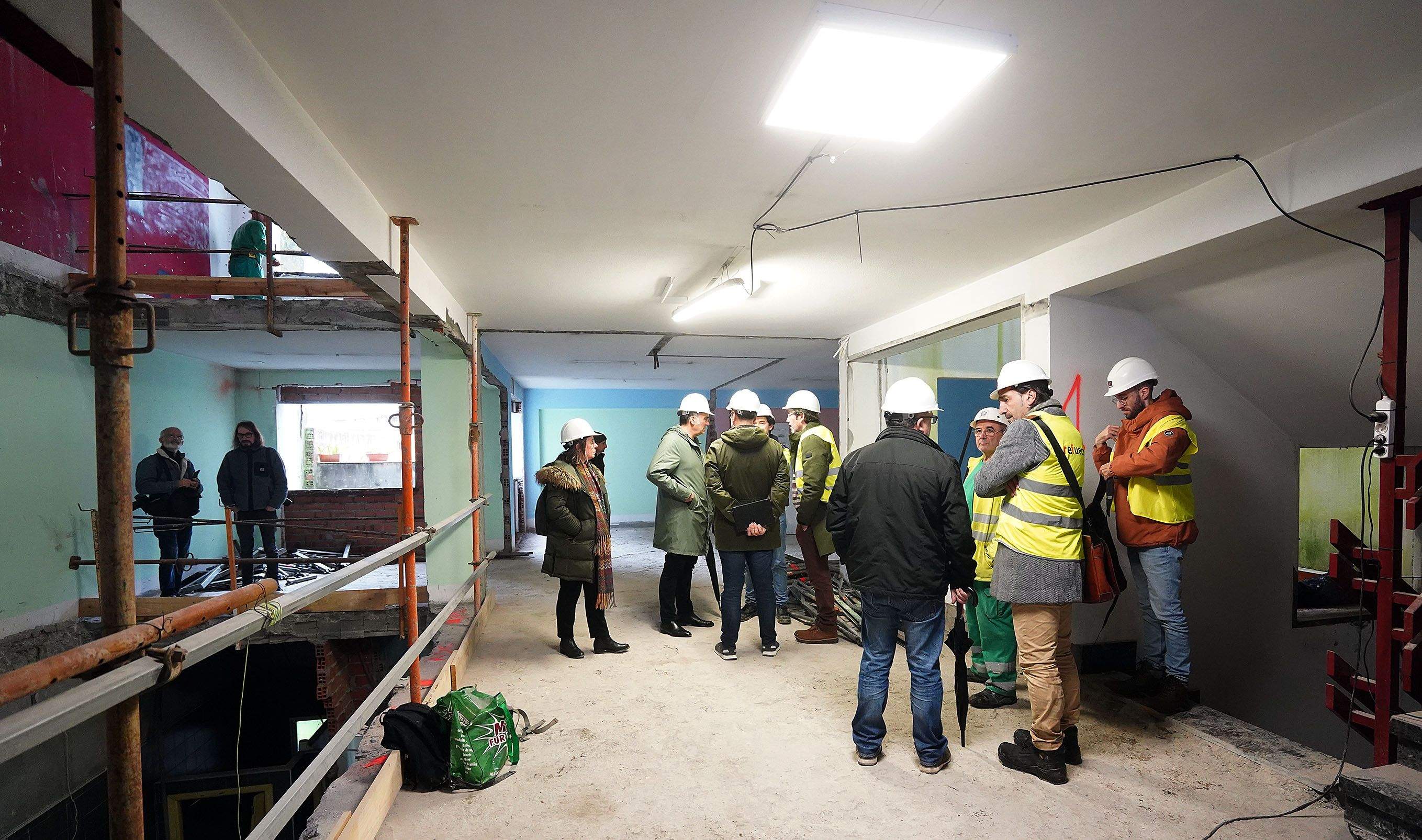 Visita ás obras do edificio do antigo conservatorio para convertilo nun espazo creativo