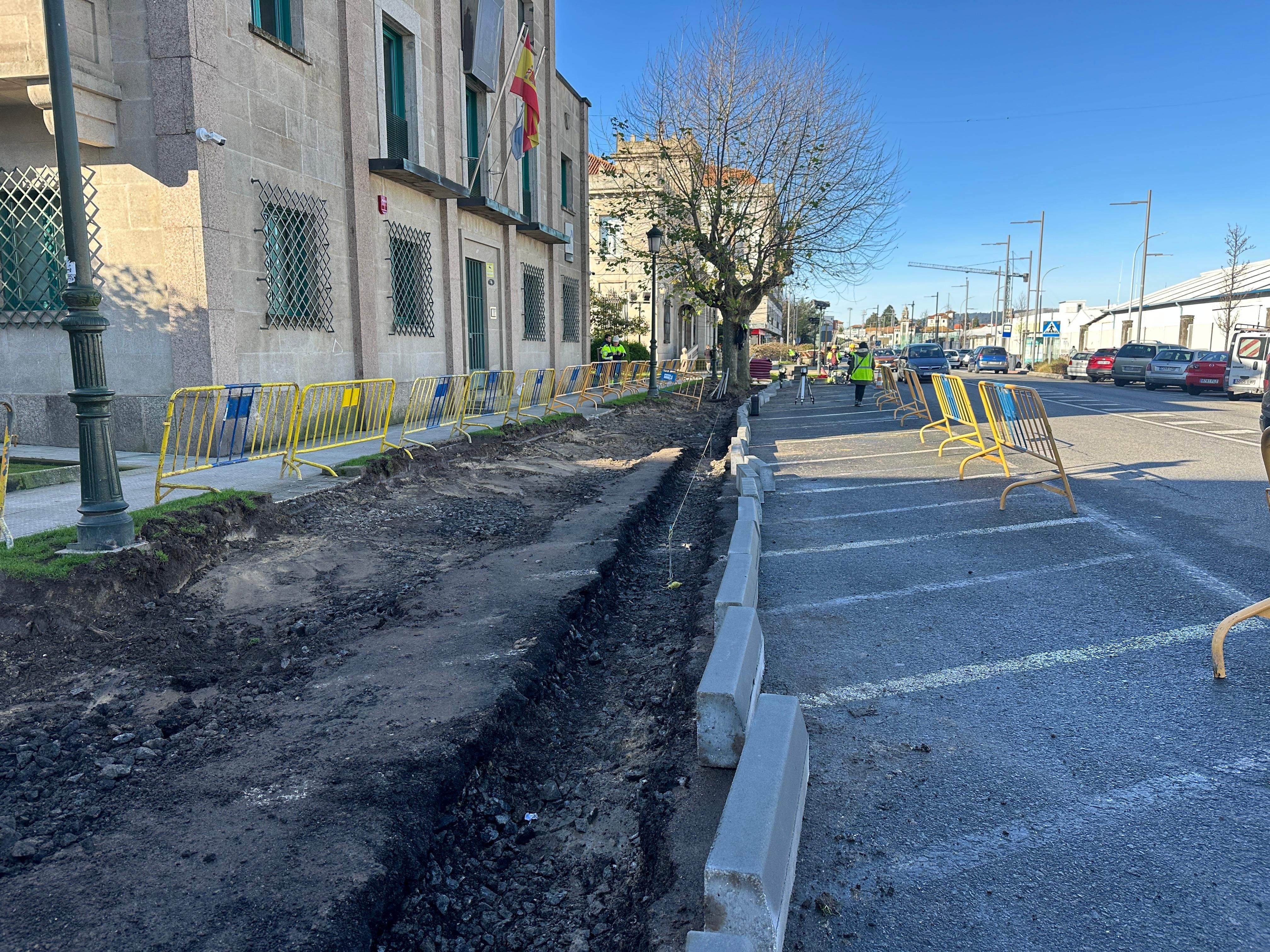 Obras na avenida de Ourense en Marín
