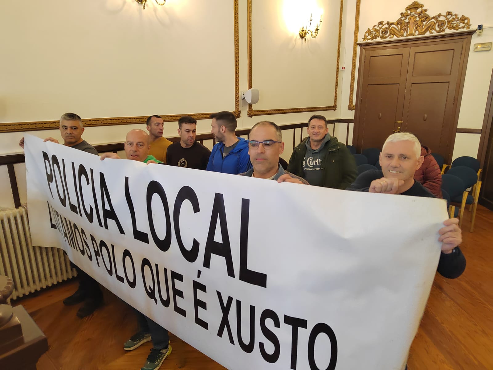 Protesta da Policía Local no pleno de Marín