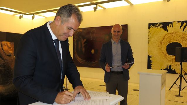 Firma del protocolo para la puesta en marcha de un programa piloto de prescripción cultural Firma del protocolo para la puesta en marcha de un programa piloto de prescripción cultural