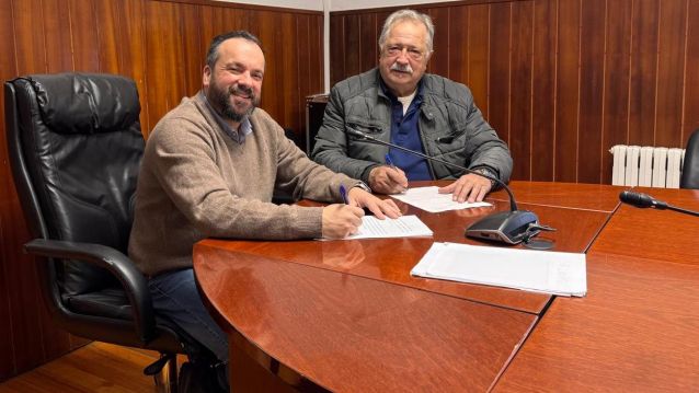 Firma del convenio entre los comuneros de Vilaboa y el Concello por la cantera de Paredes Firma del convenio entre los comuneros de Vilaboa y el Concello por la cantera de Paredes