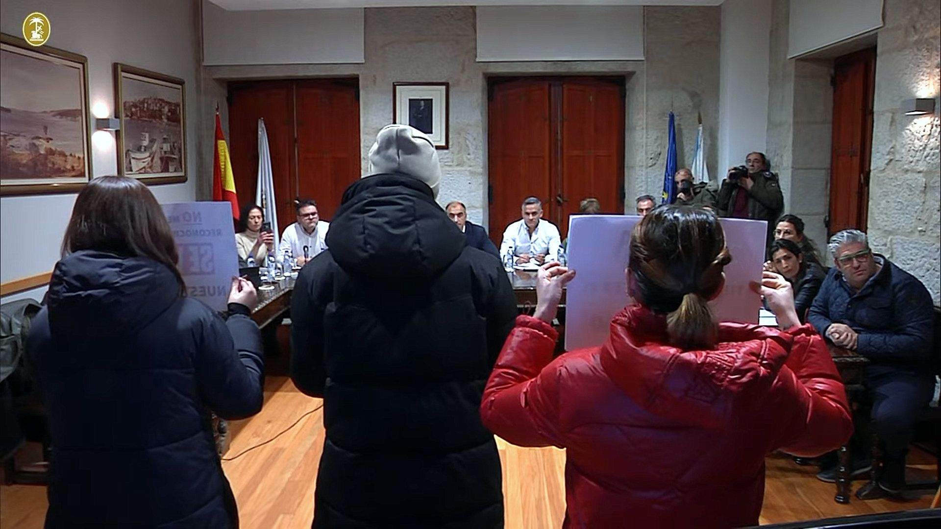 Protesta da Policía Local no pleno do Concello de Poio