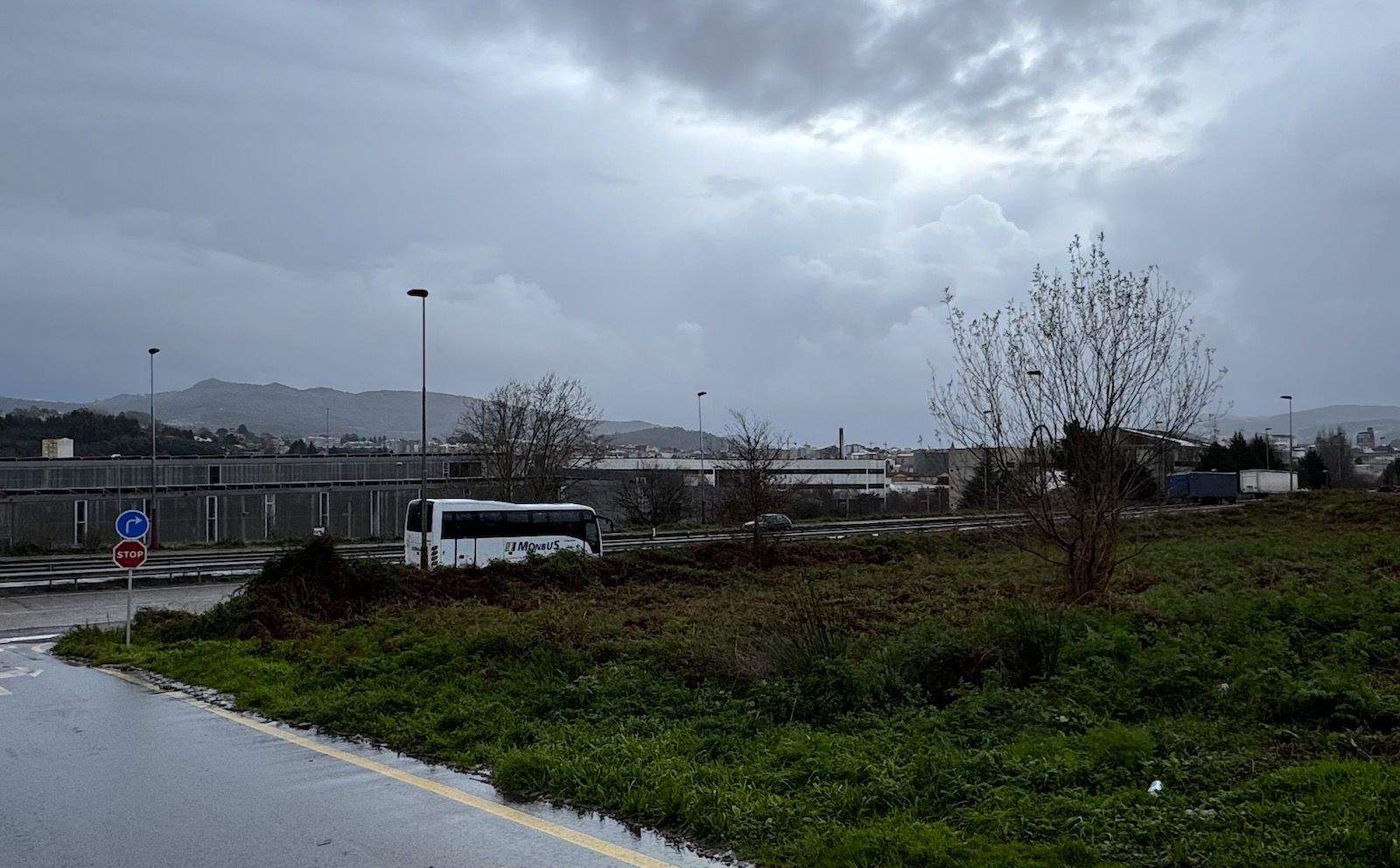 Terreos sen urbanizar na Avenida de Compostela