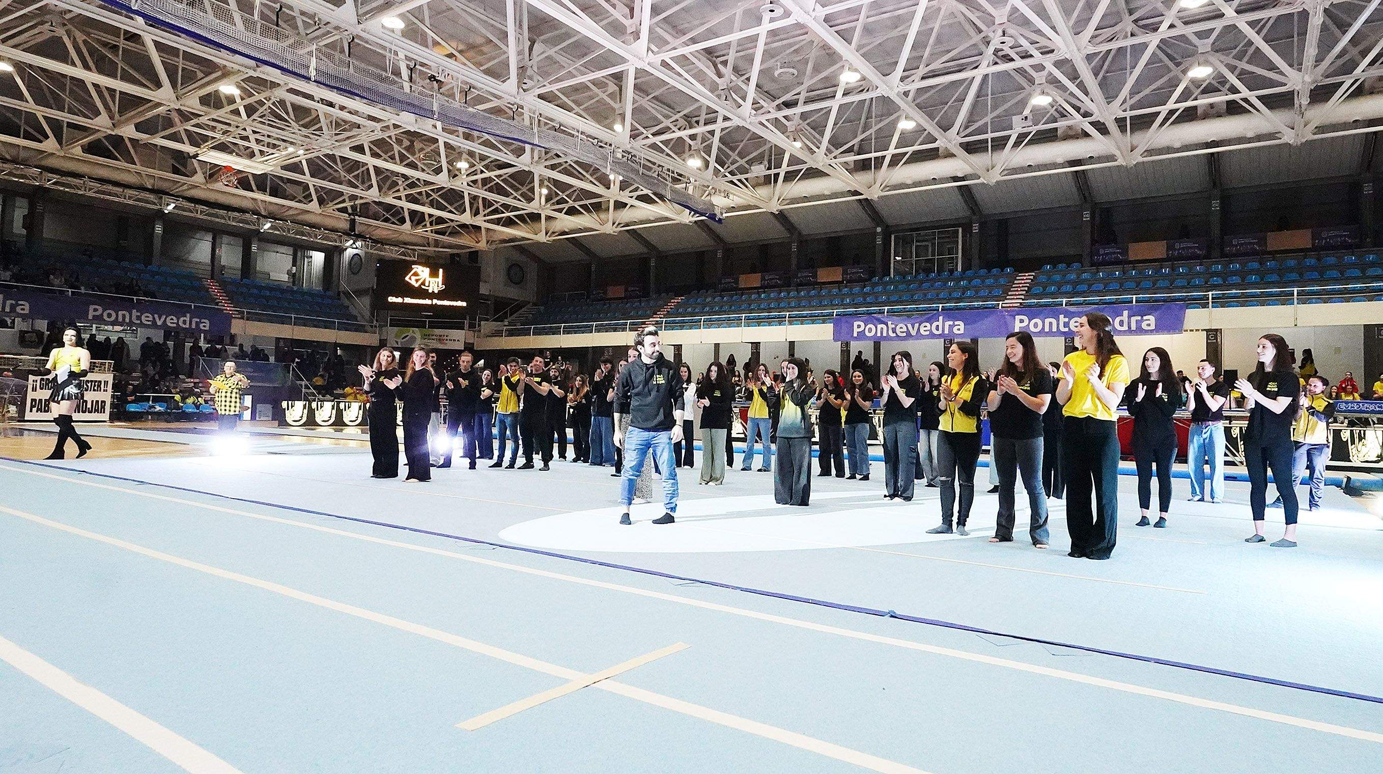 Gala de homenaxe a Pablo Hinojar no Pavillón Municipal Gala de homenaxe a Pablo Hinojar no Pavillón Municipal