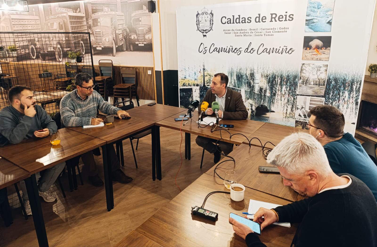 Almorzo informativo do alcalde de Caldas