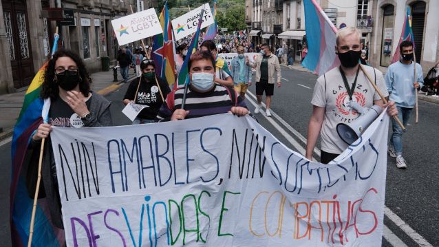 Manifestación do Orgullo organizada por Avante LGBT+ en Santiago de Compostela
