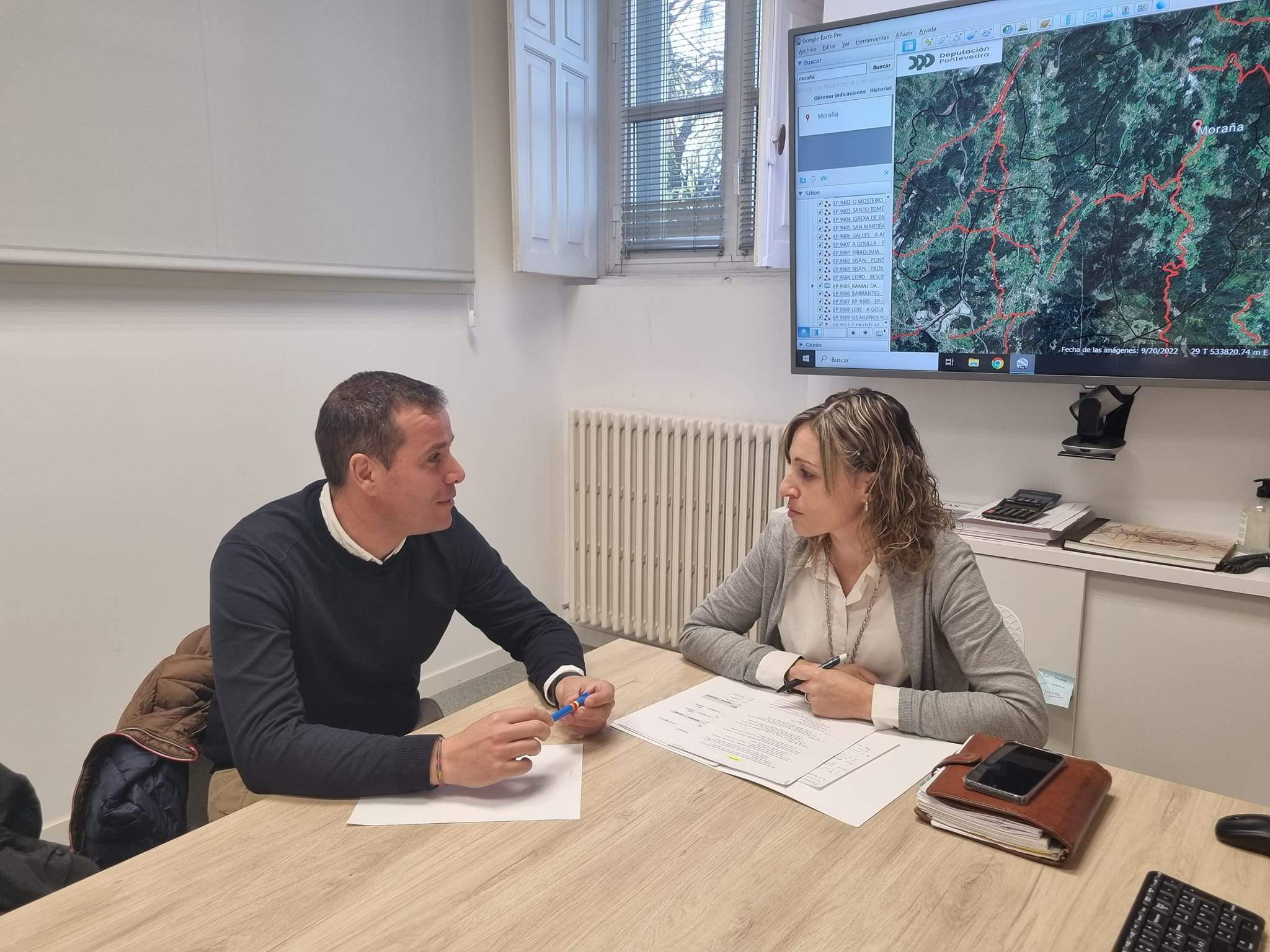 Sito Gómez, alcalde de Moraña, nunha reunión técnica